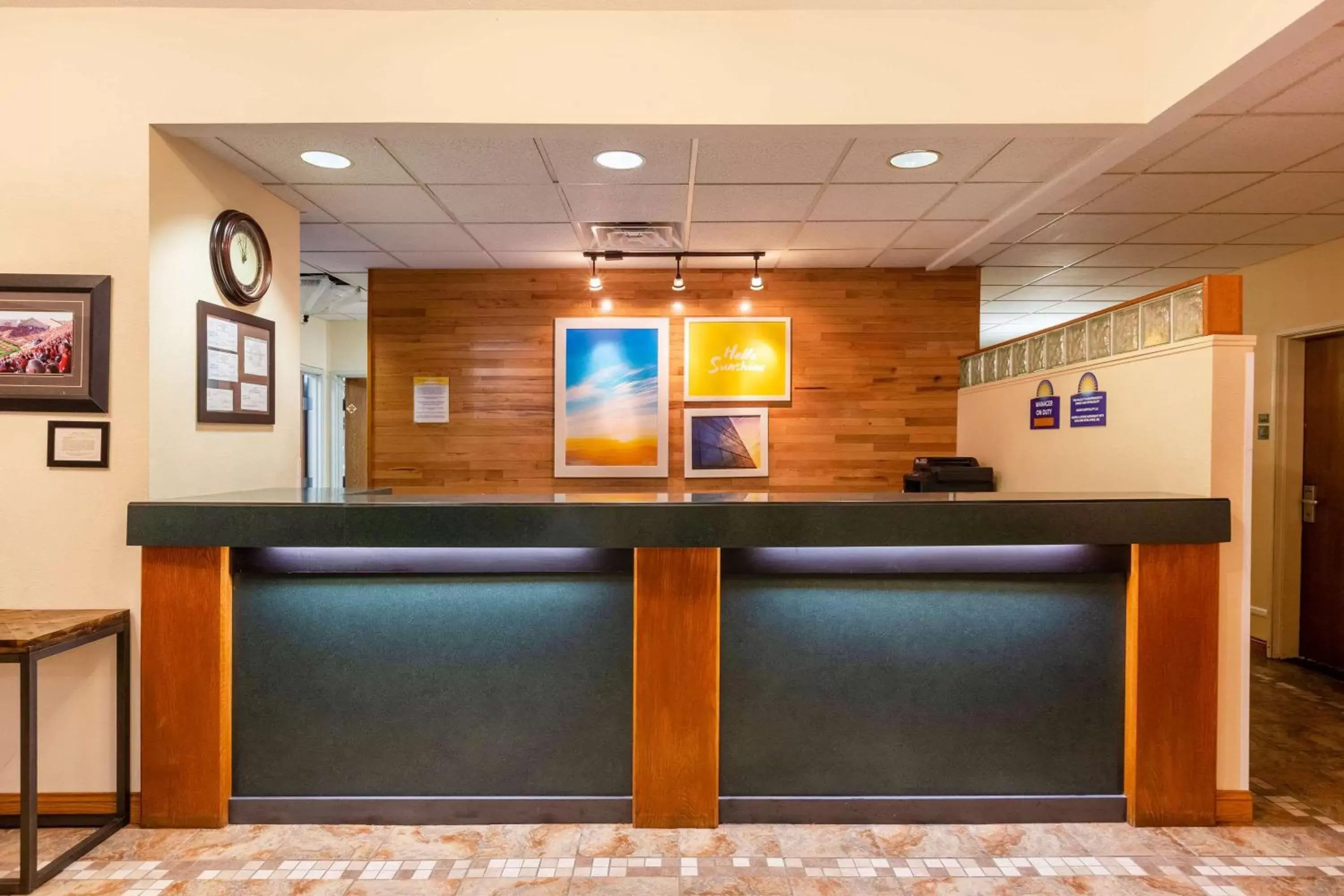 Lobby or reception, Lobby/Reception in Days Inn & Suites by Wyndham Madison