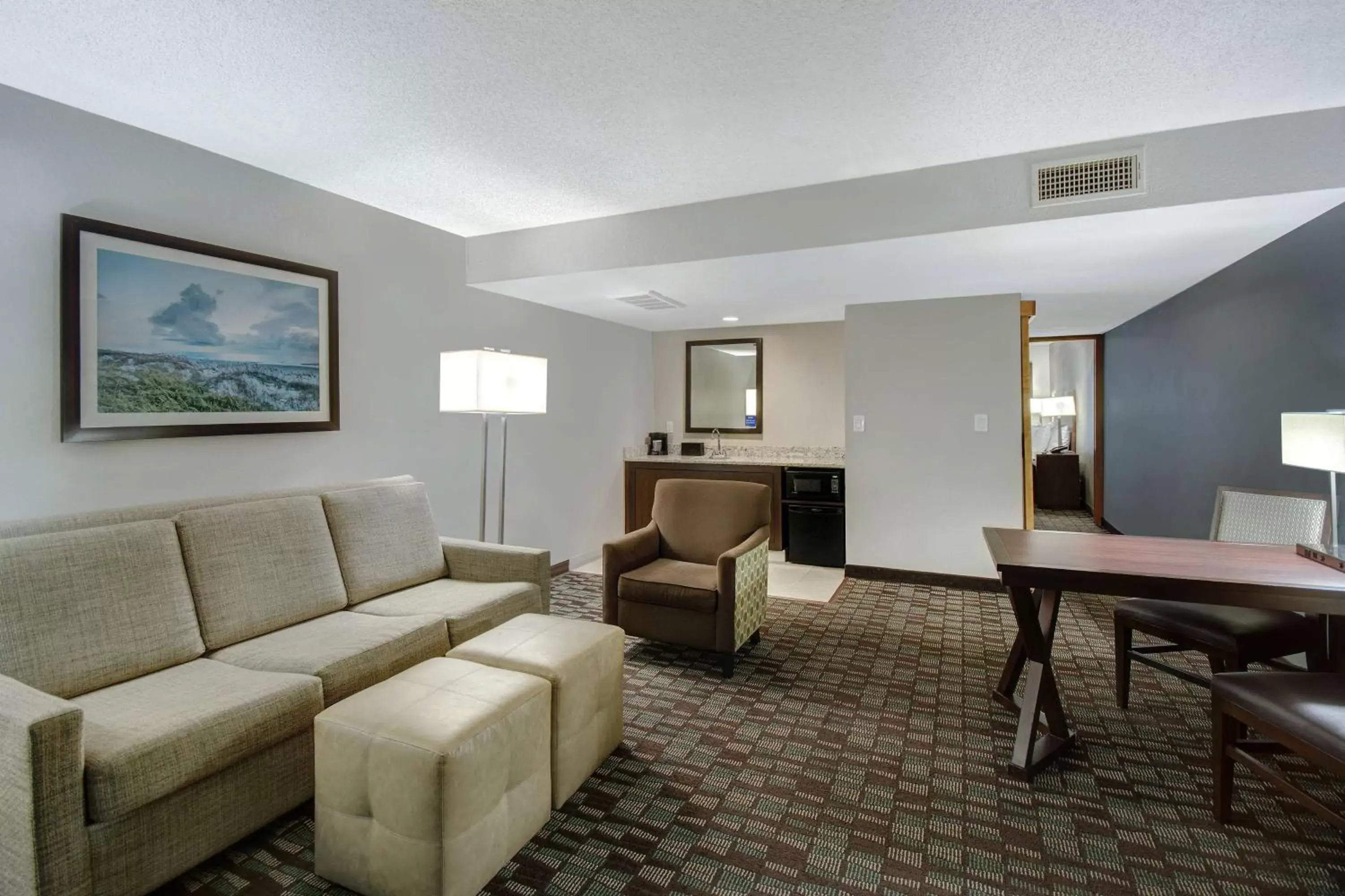Living room, Seating Area in Embassy Suites by Hilton Jacksonville Baymeadows