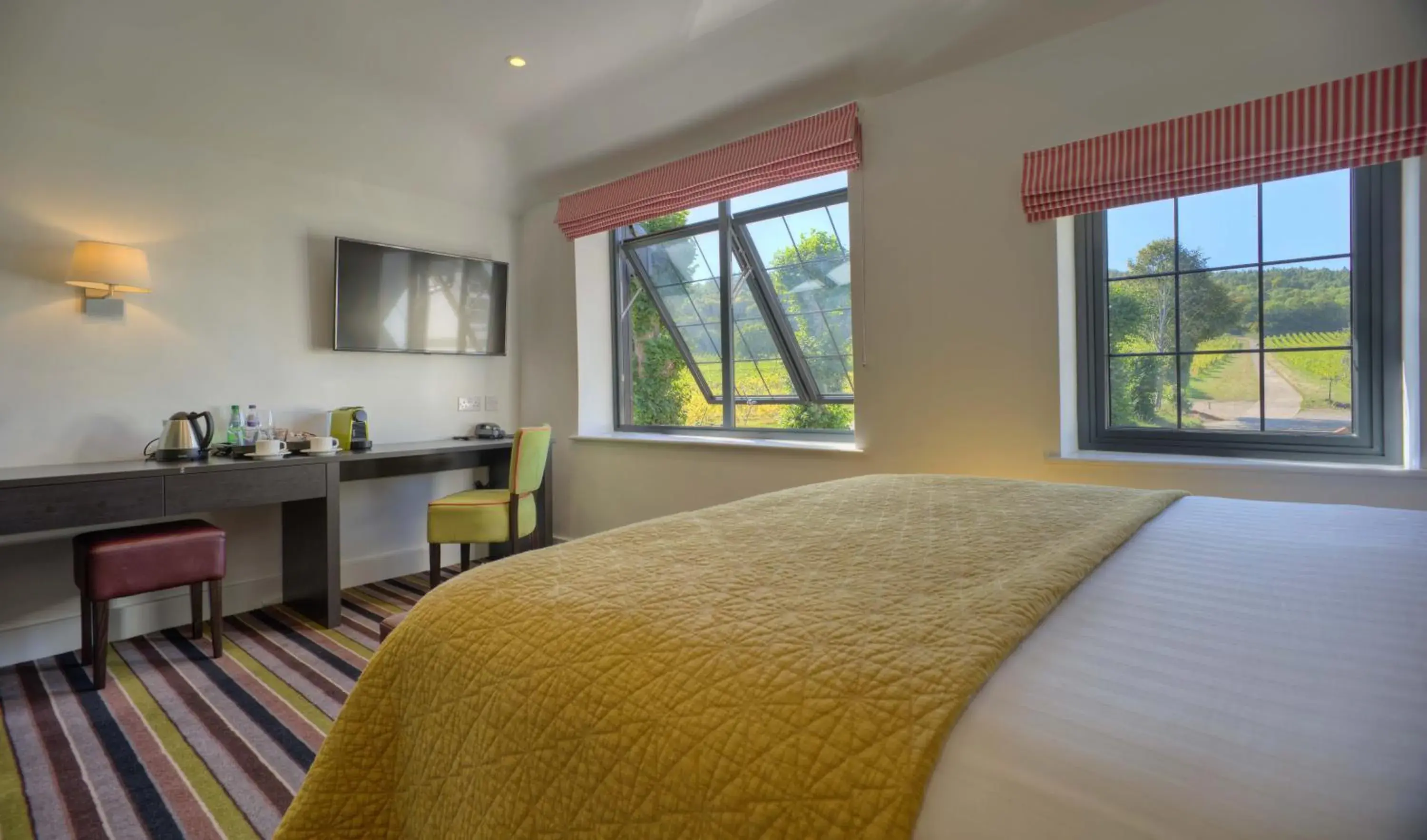 Bedroom, Bed in Denbies Vineyard Hotel