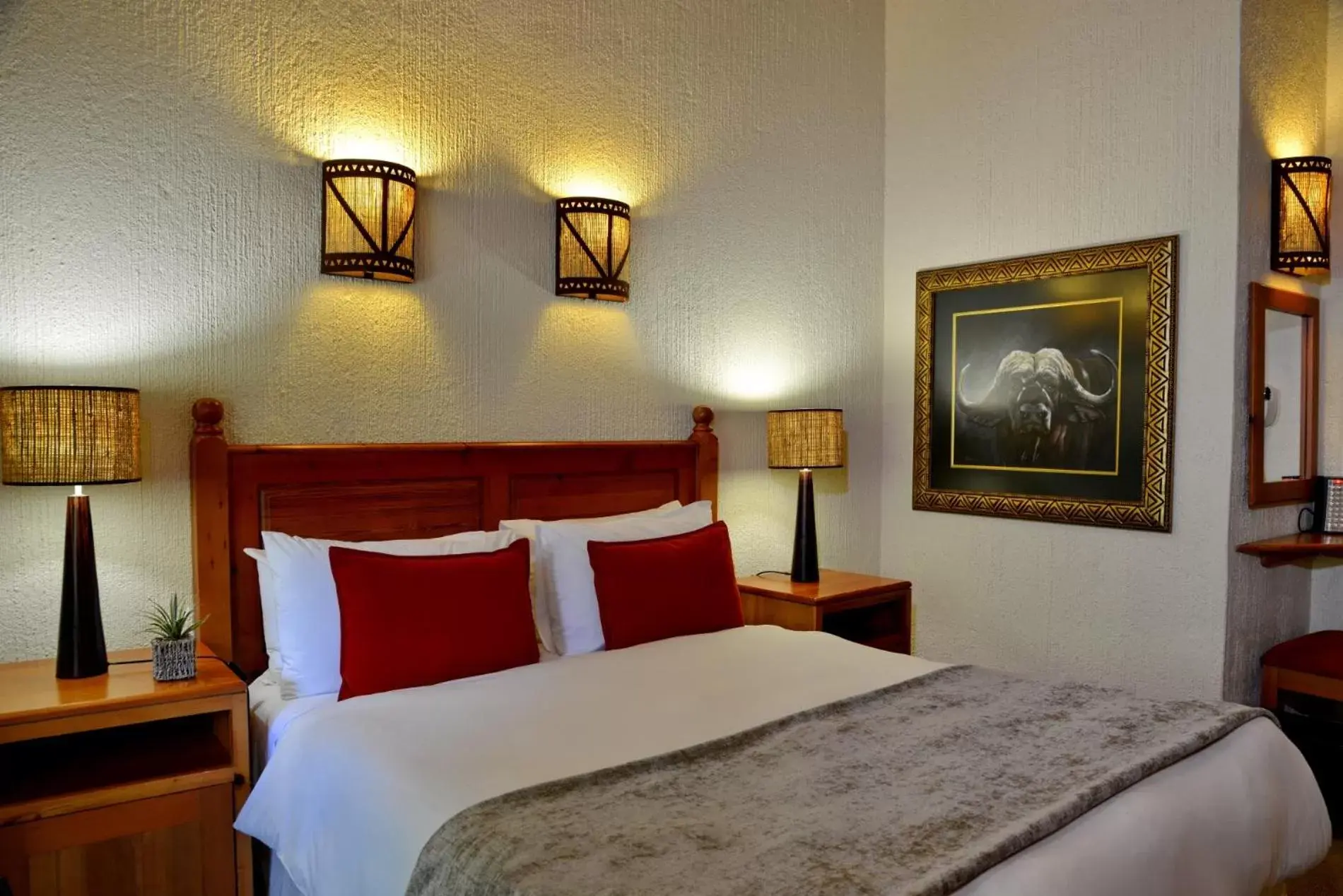 Bed in Cambalala - Luxury Units - in Kruger Park Lodge - Serviced Daily, Free Wi-Fi