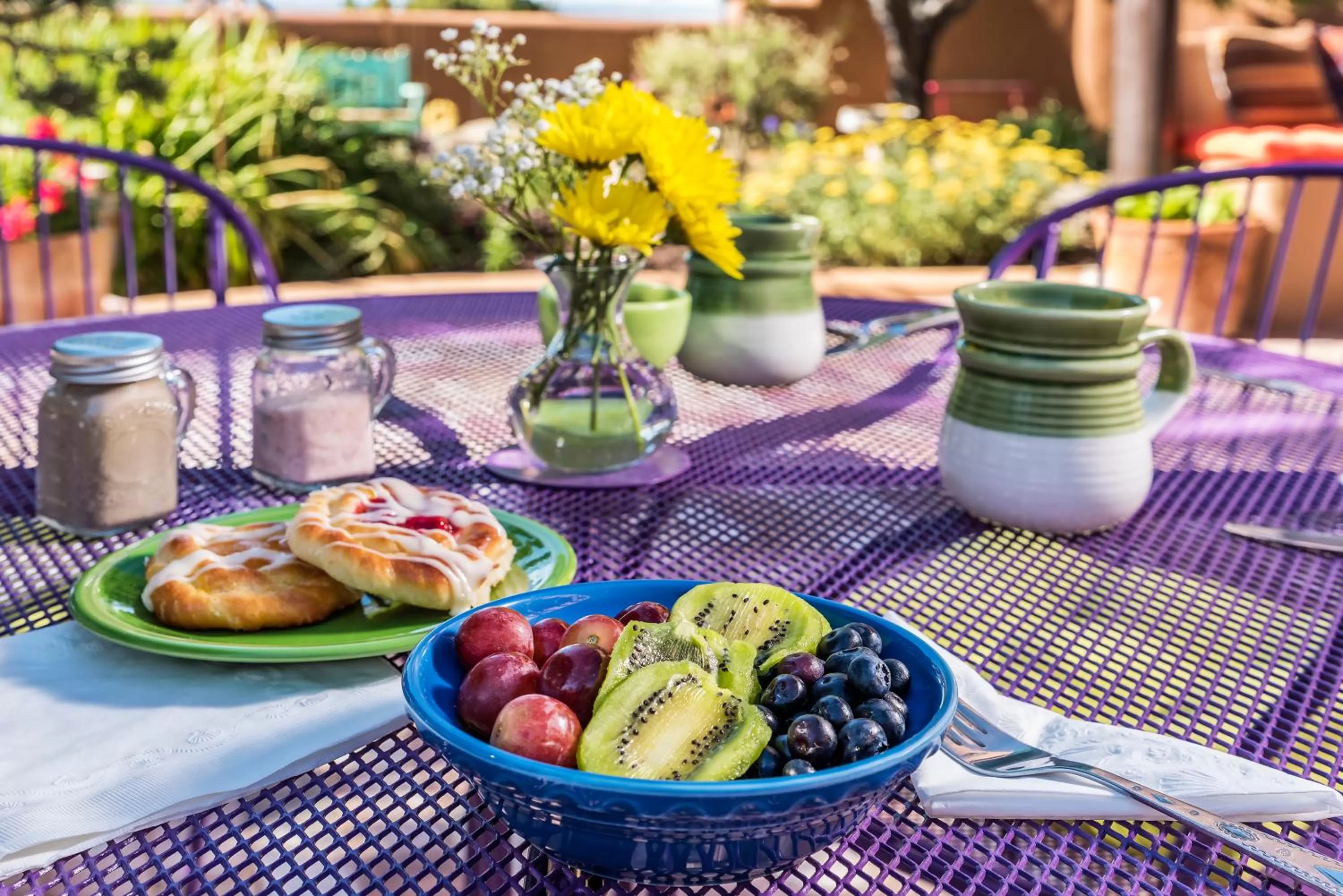 Food and drinks in Bobcat Inn
