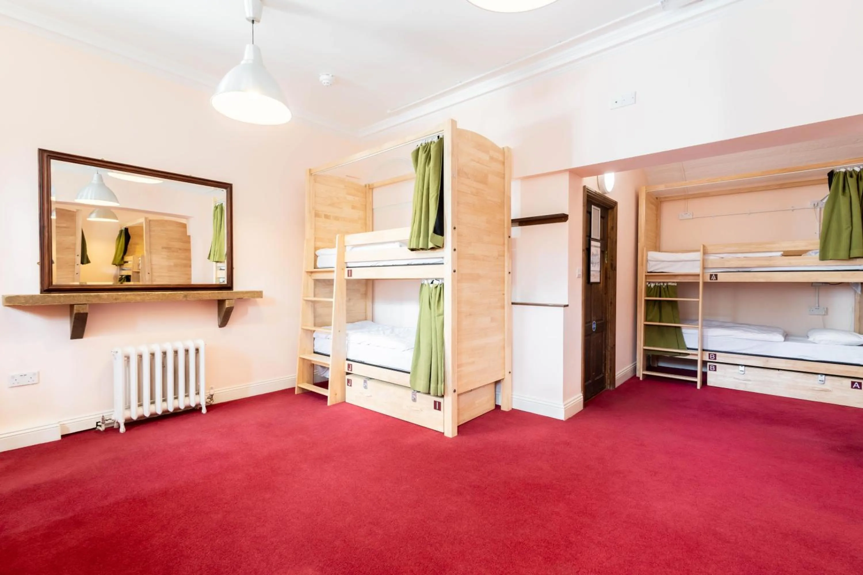 Bedroom, Bed in Palmers Lodge Swiss Cottage