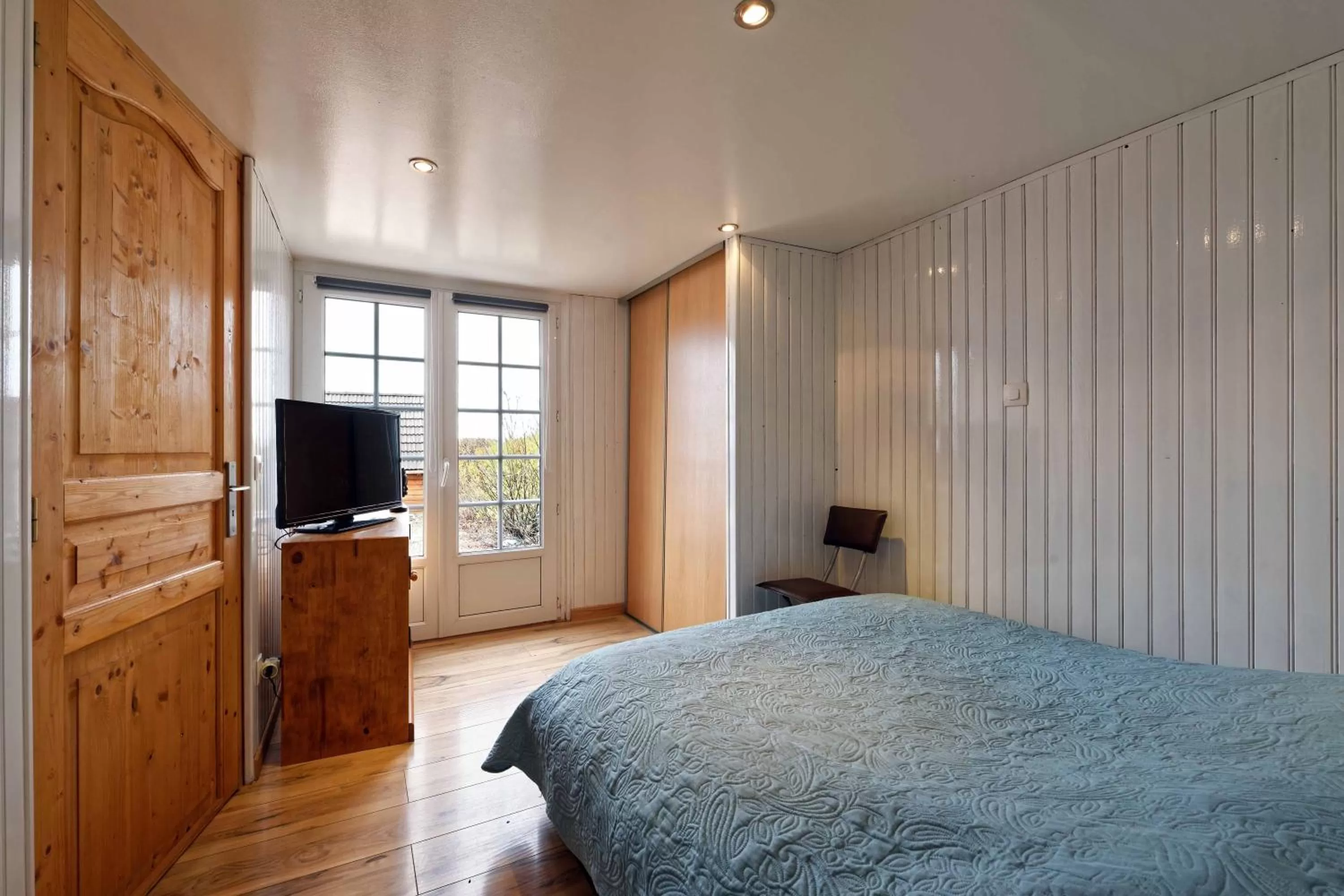 TV and multimedia, Bed in Chambres d'hotes à Autun