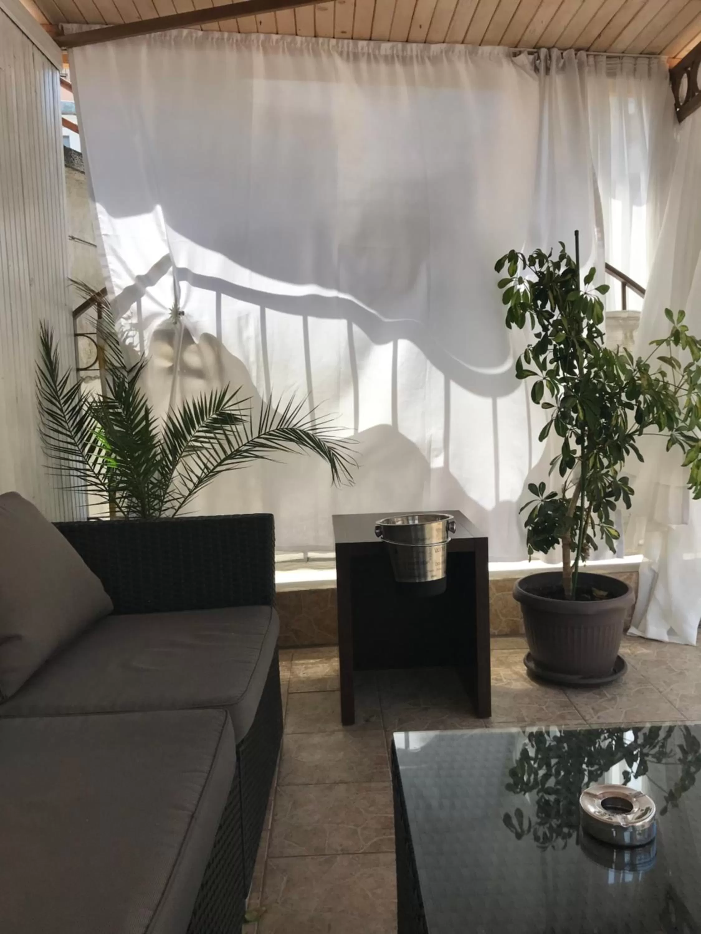 Balcony/Terrace in White Rose Guest Rooms