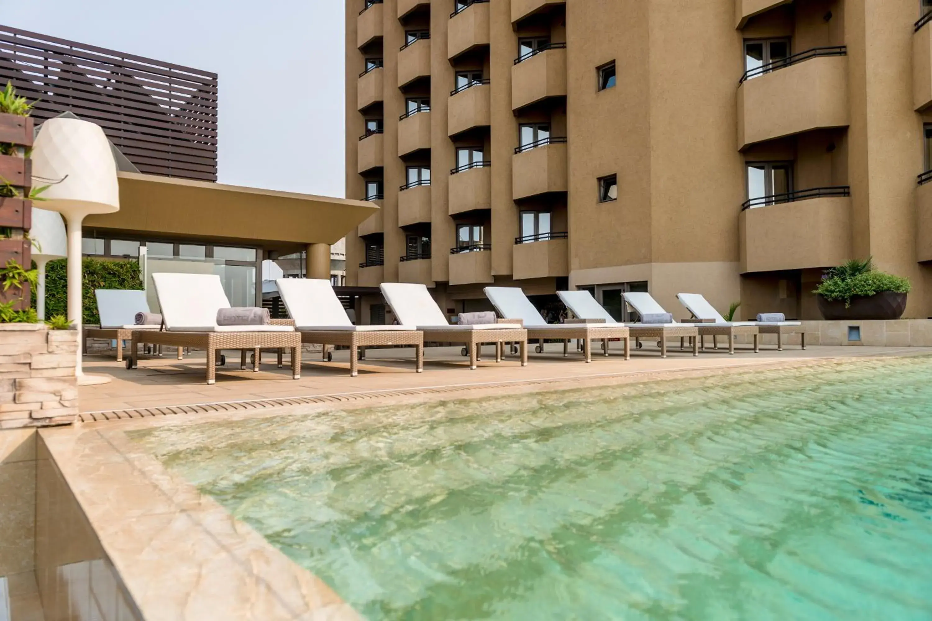Balcony/Terrace, Swimming Pool in Hotel Alvalade