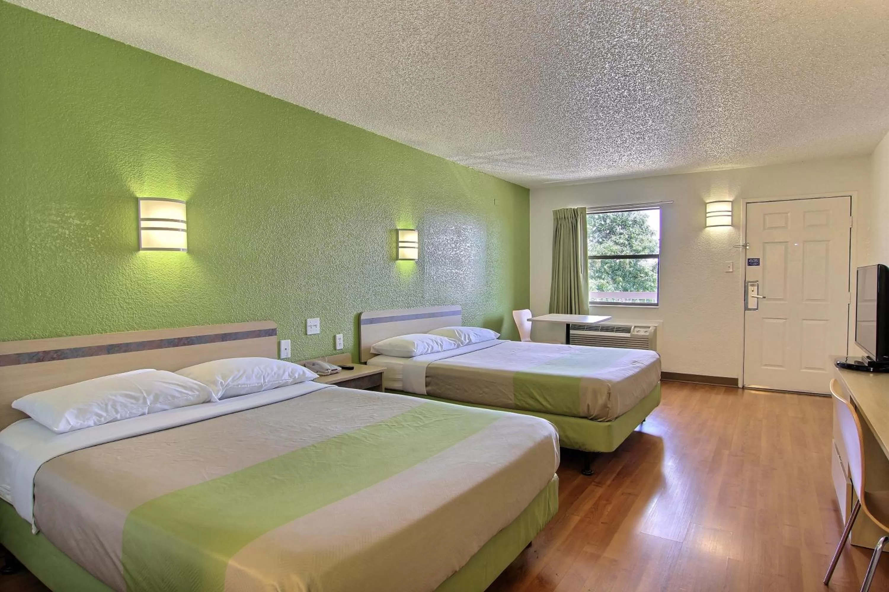 Bedroom, Bed in Motel 6 Austin, TX - Central Downtown UT