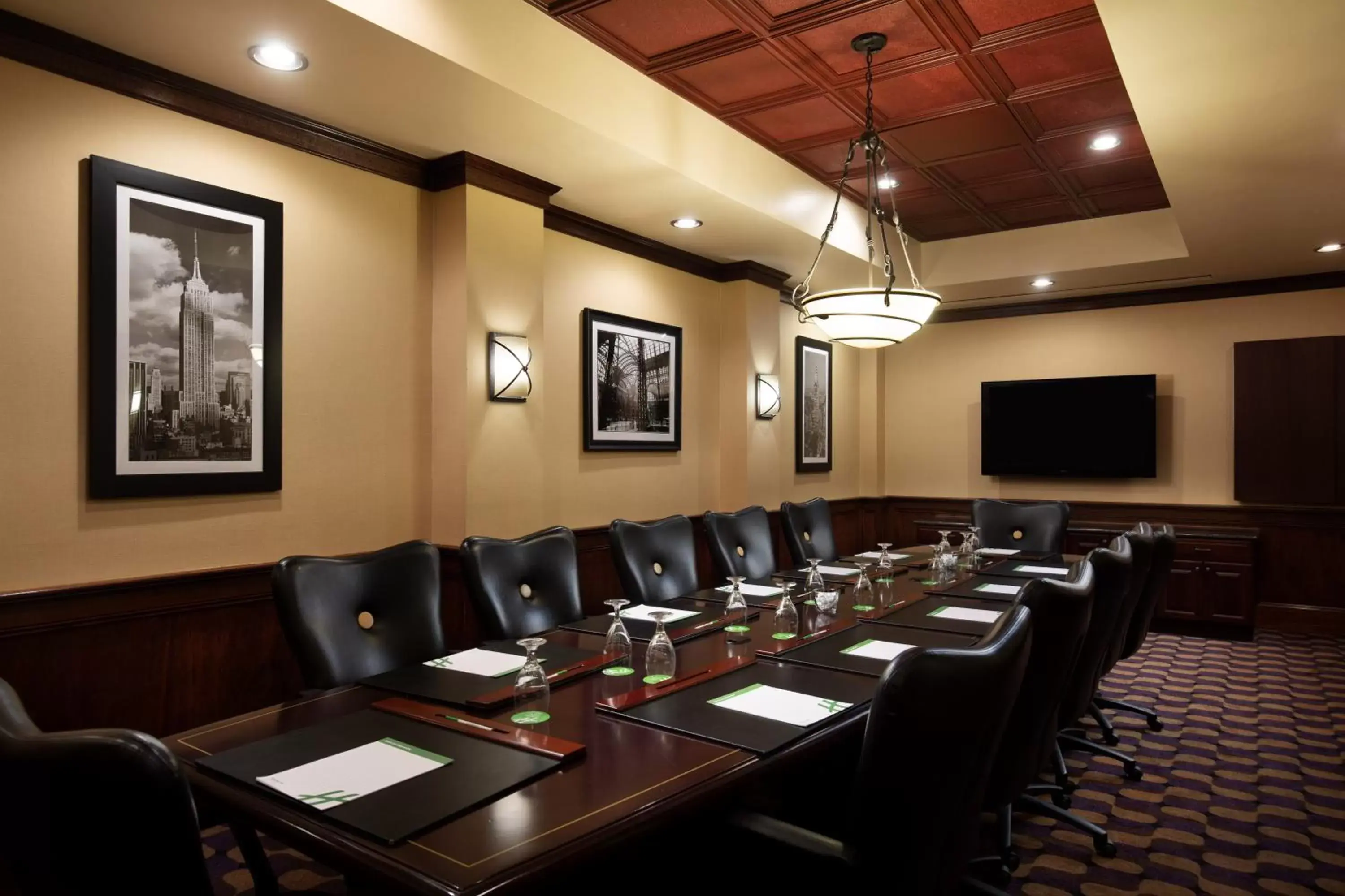 Meeting/conference room in Holiday Inn Clark - Newark, an IHG Hotel