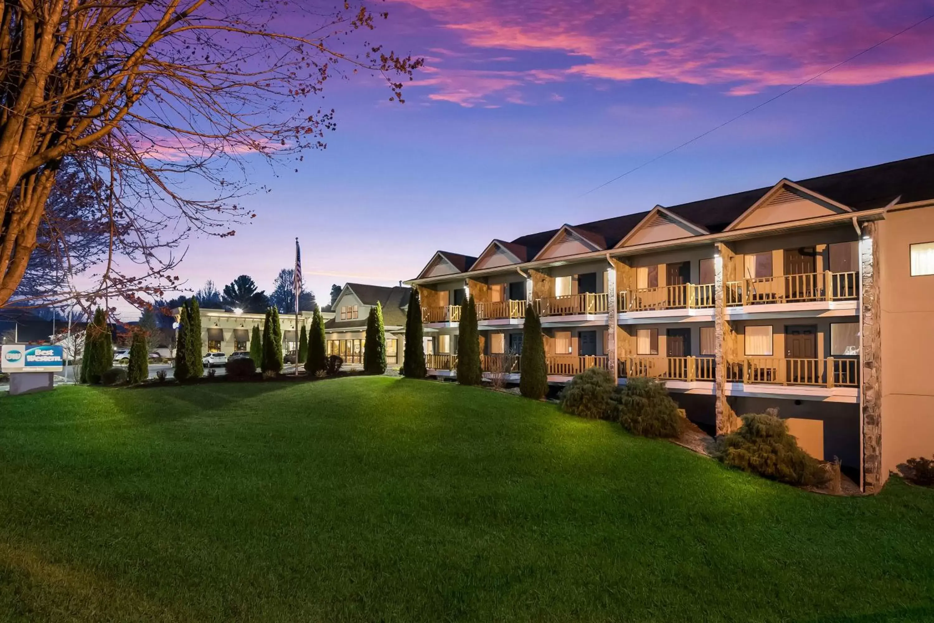 Property building in Best Western Milton Inn Property building in Best Western Milton Inn