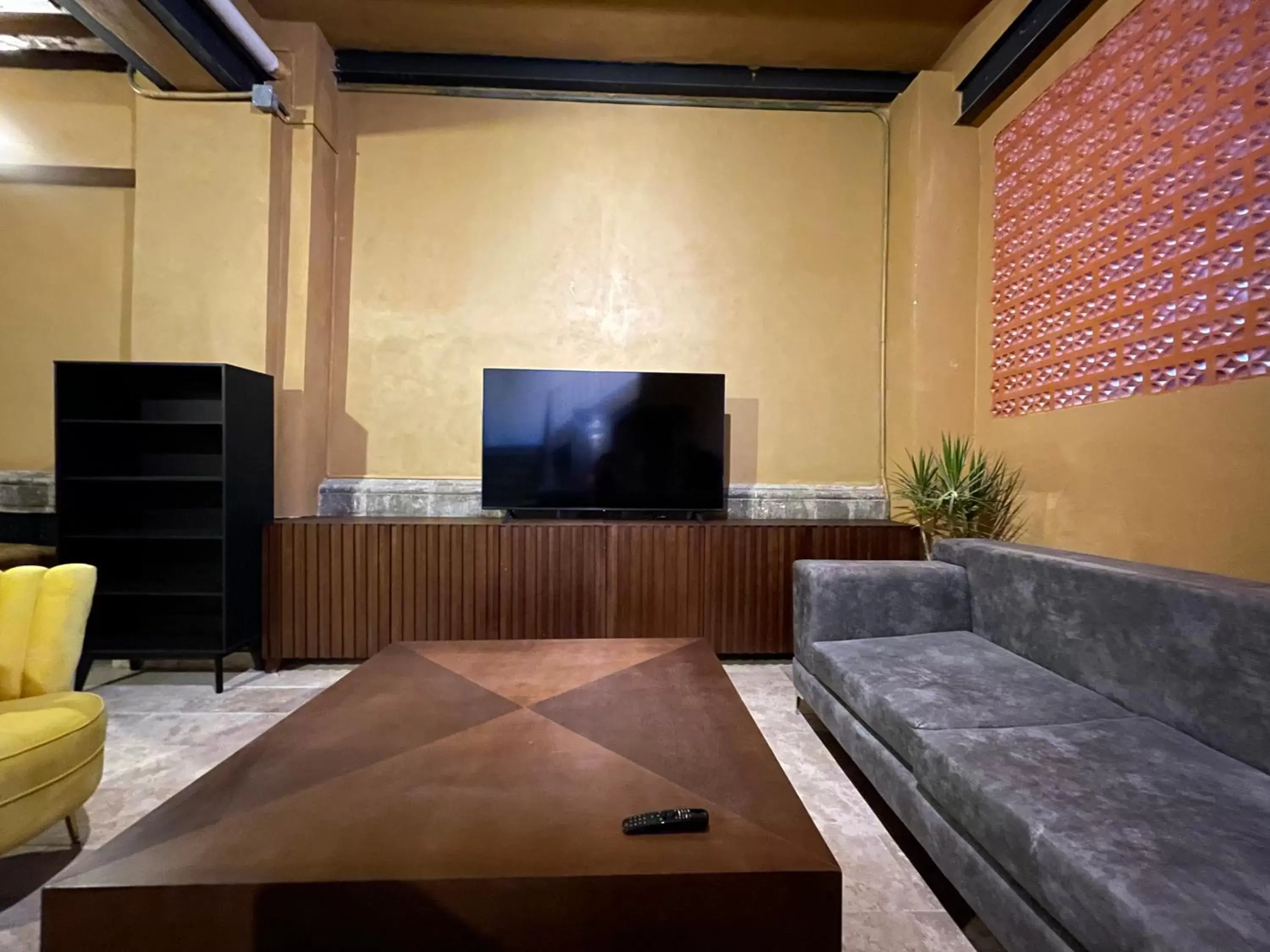 Living room, TV/Entertainment Center in Colmena Centro