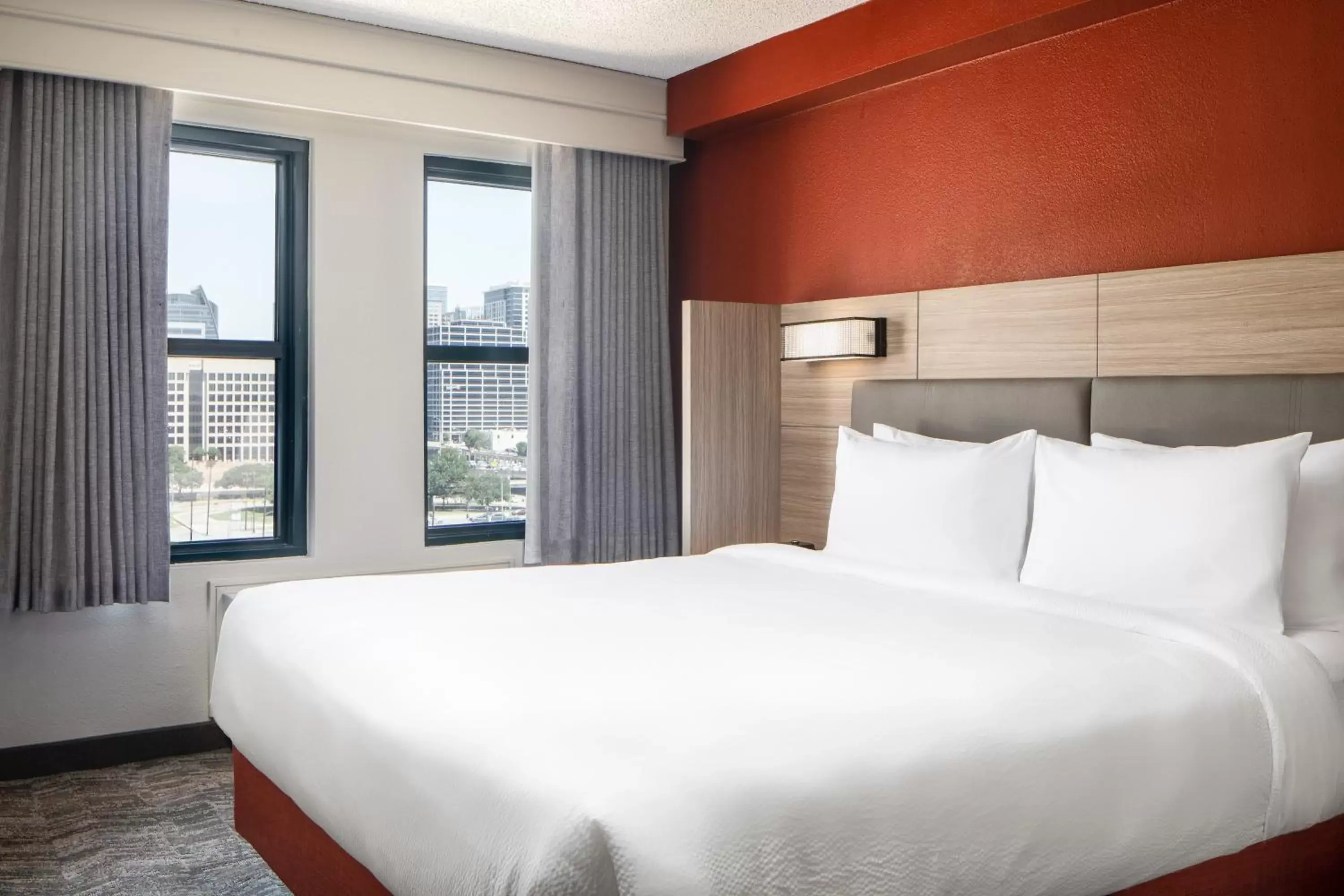 Bedroom, Bed in SpringHill Suites by Marriott Dallas Downtown / West End