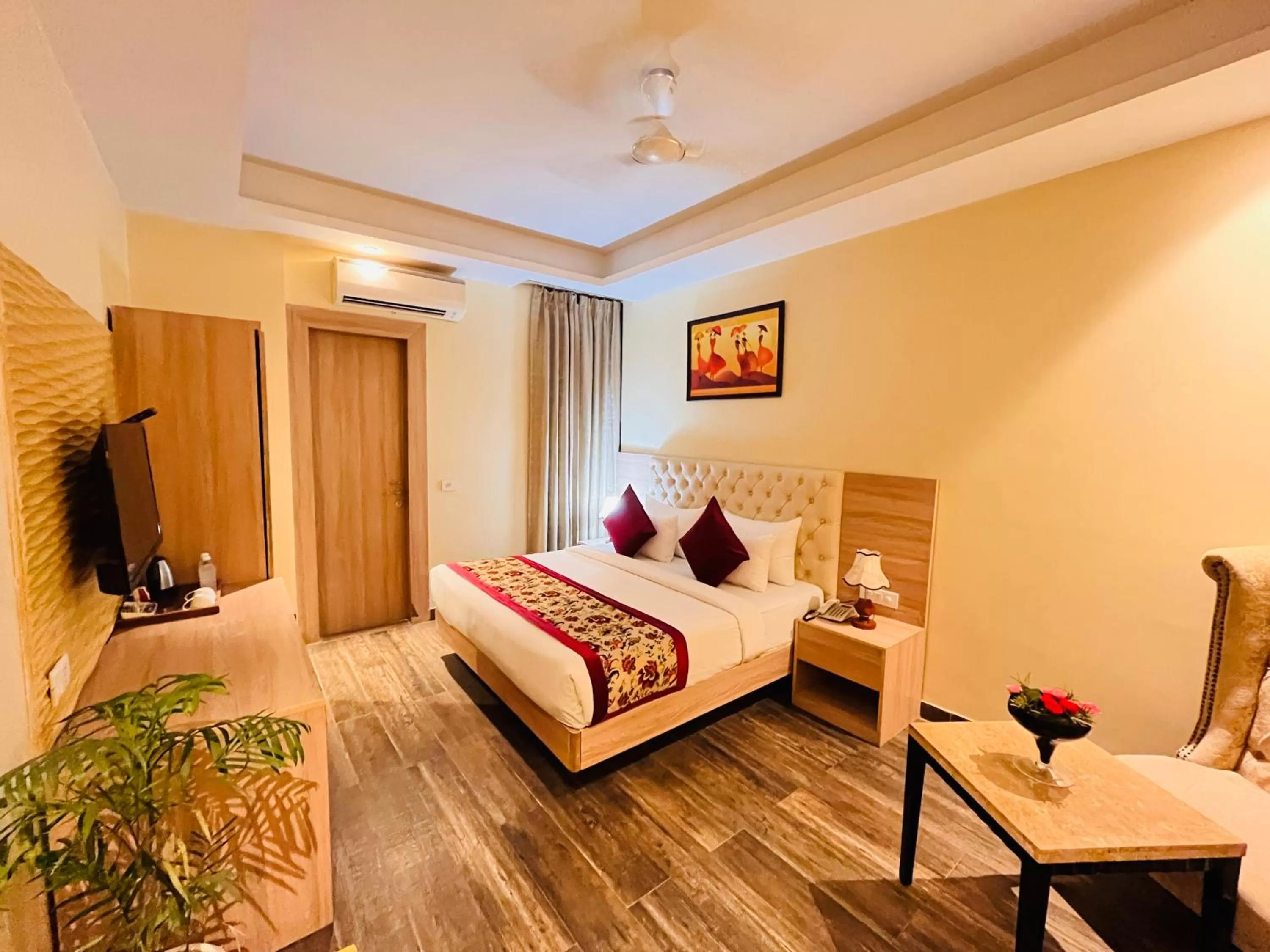 Bed in Hotel Banz near Delhi Airport
