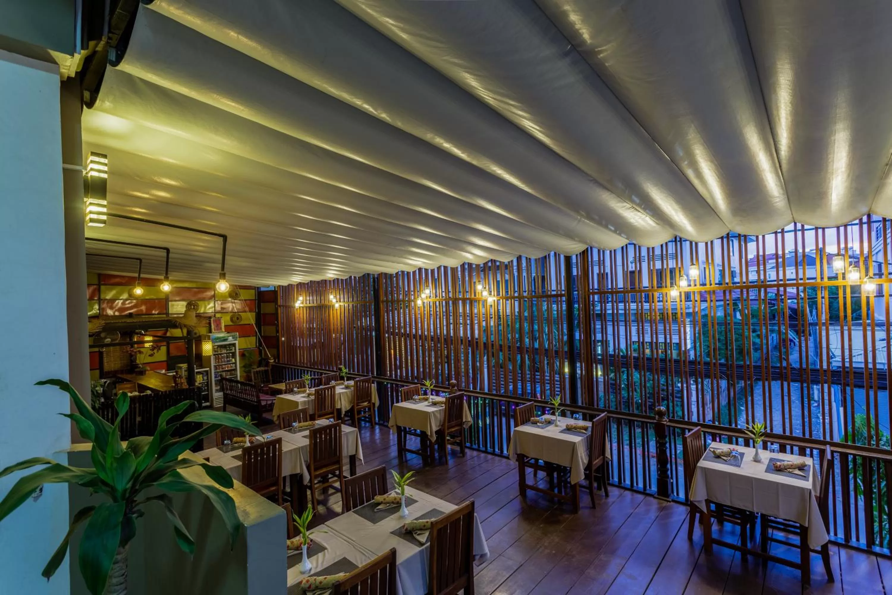 Restaurant/places to eat in La Villa du Bonheur