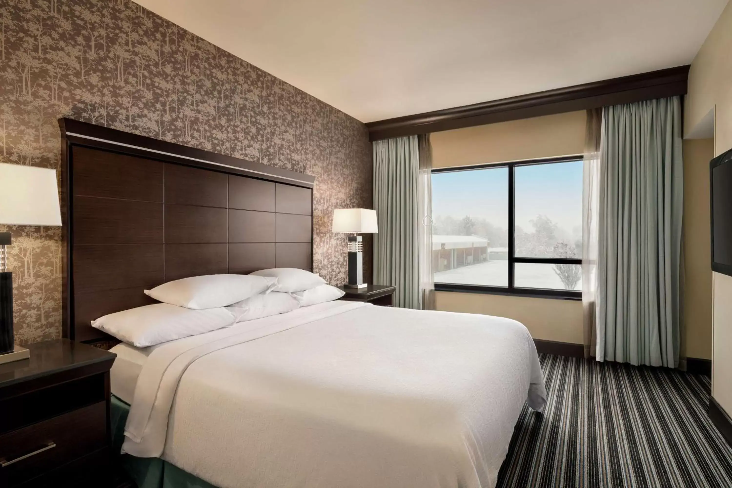 Bedroom, Bed in Embassy Suites by Hilton Salt Lake West Valley City