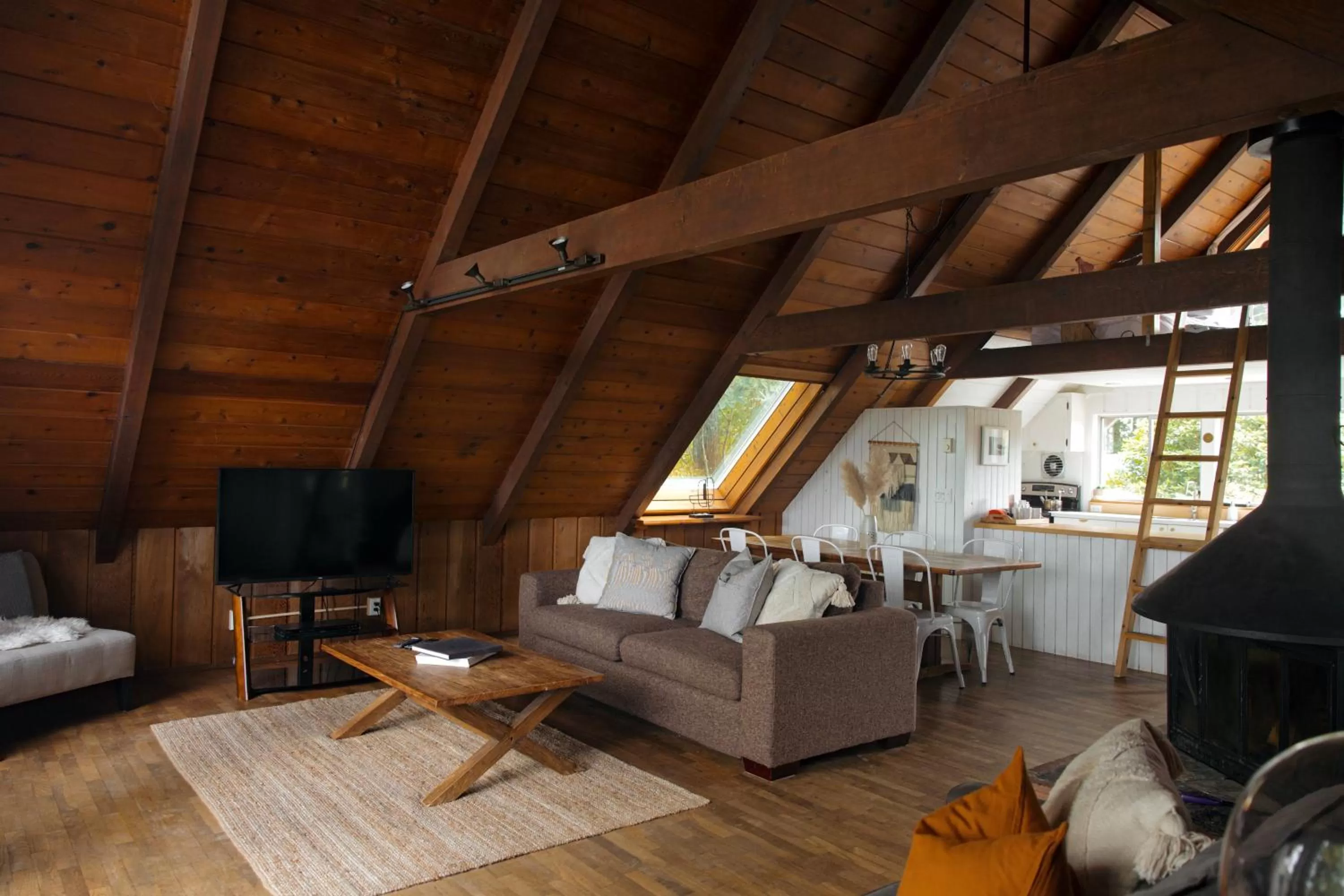 The Shoreline Tofino