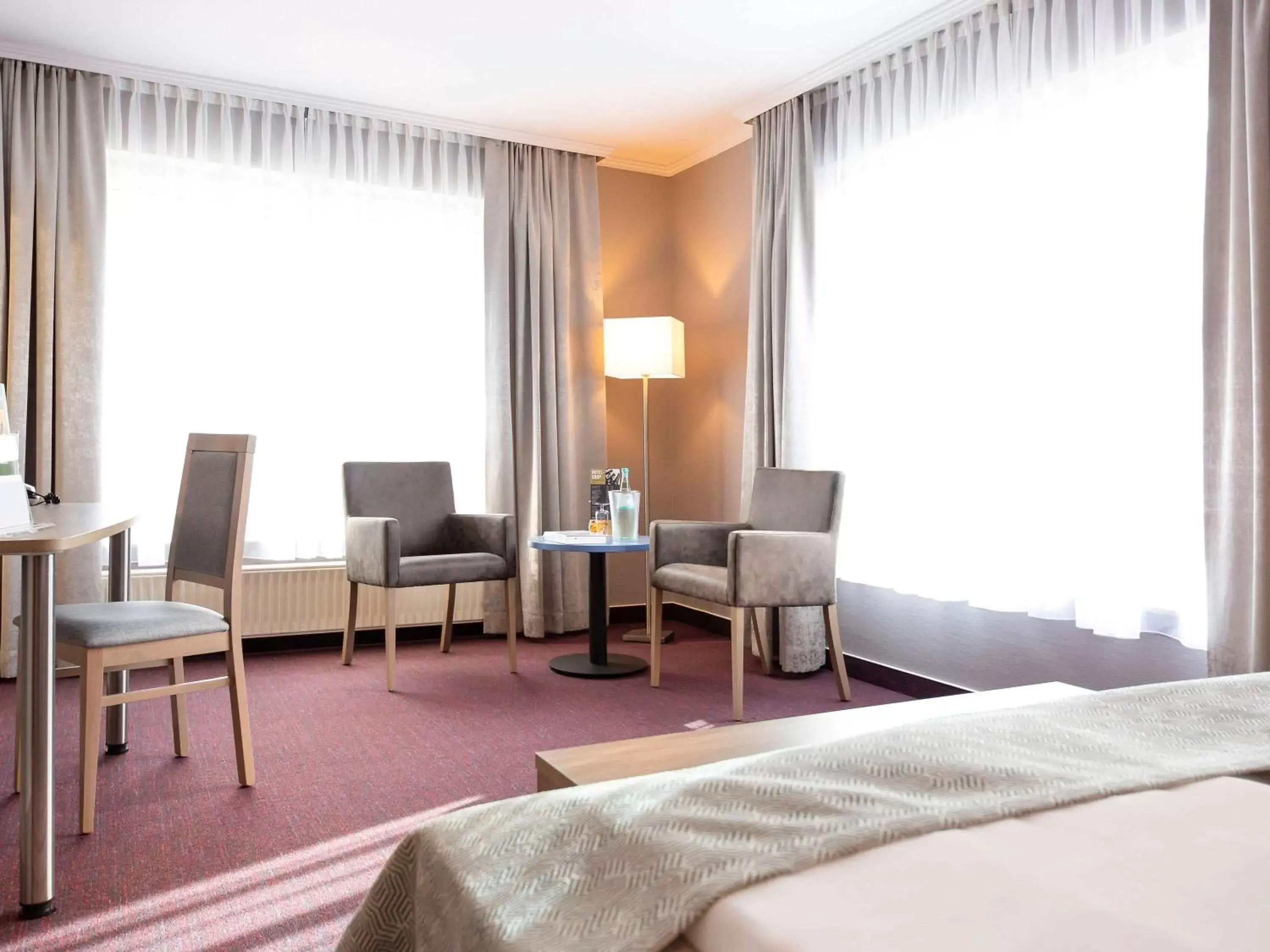 Bedroom, Seating Area in Mercure Mainz City Center