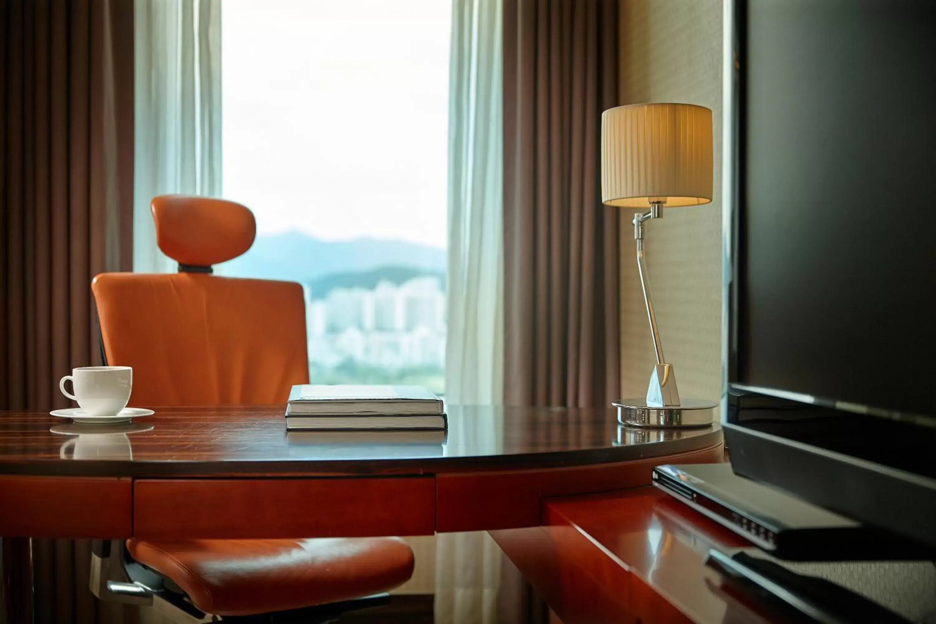 Seating area, TV/Entertainment Center in Lotte Hotel Busan