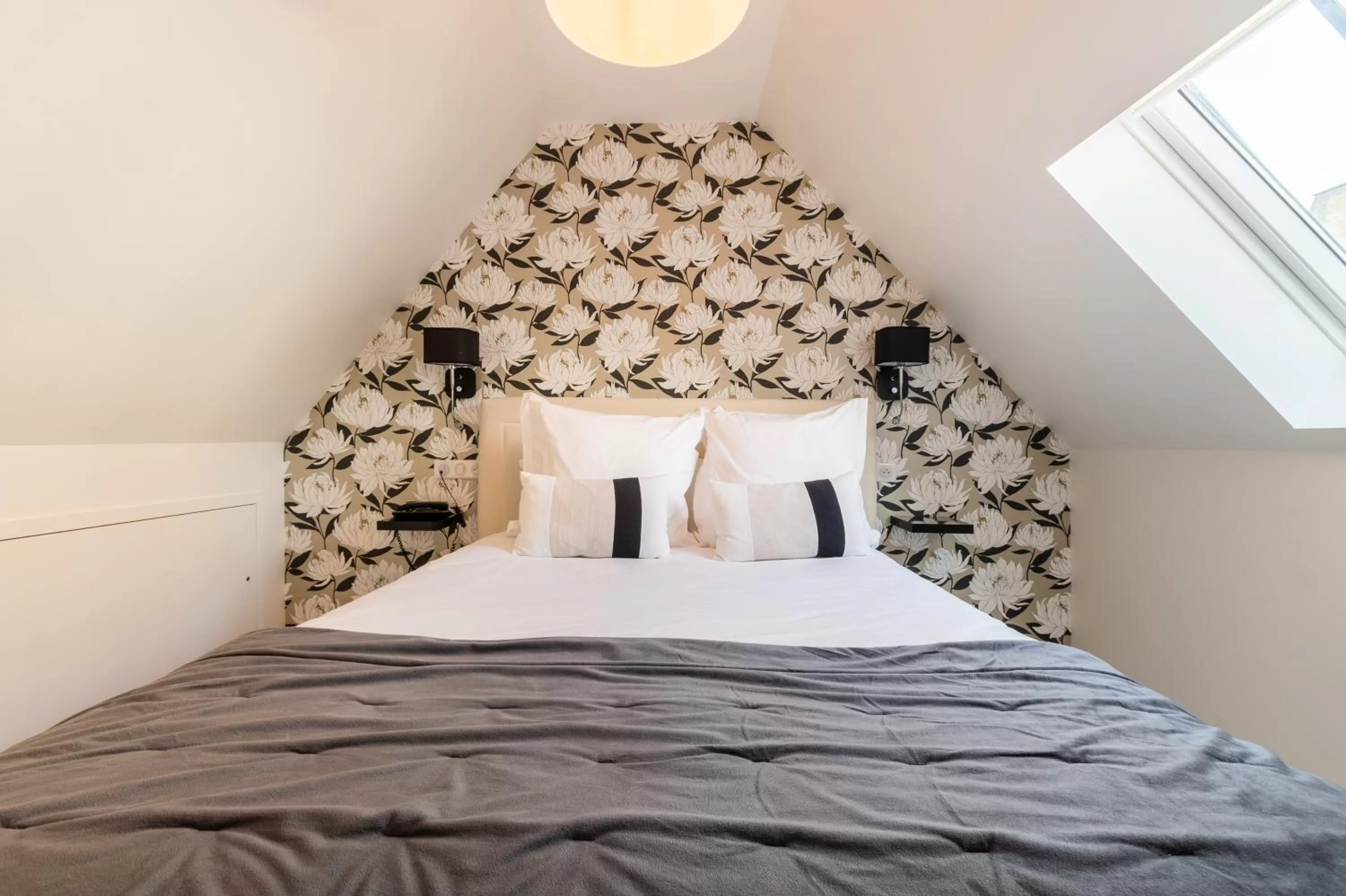 Bed in Hôtel Échappée en Baie - Parking privé gratuit