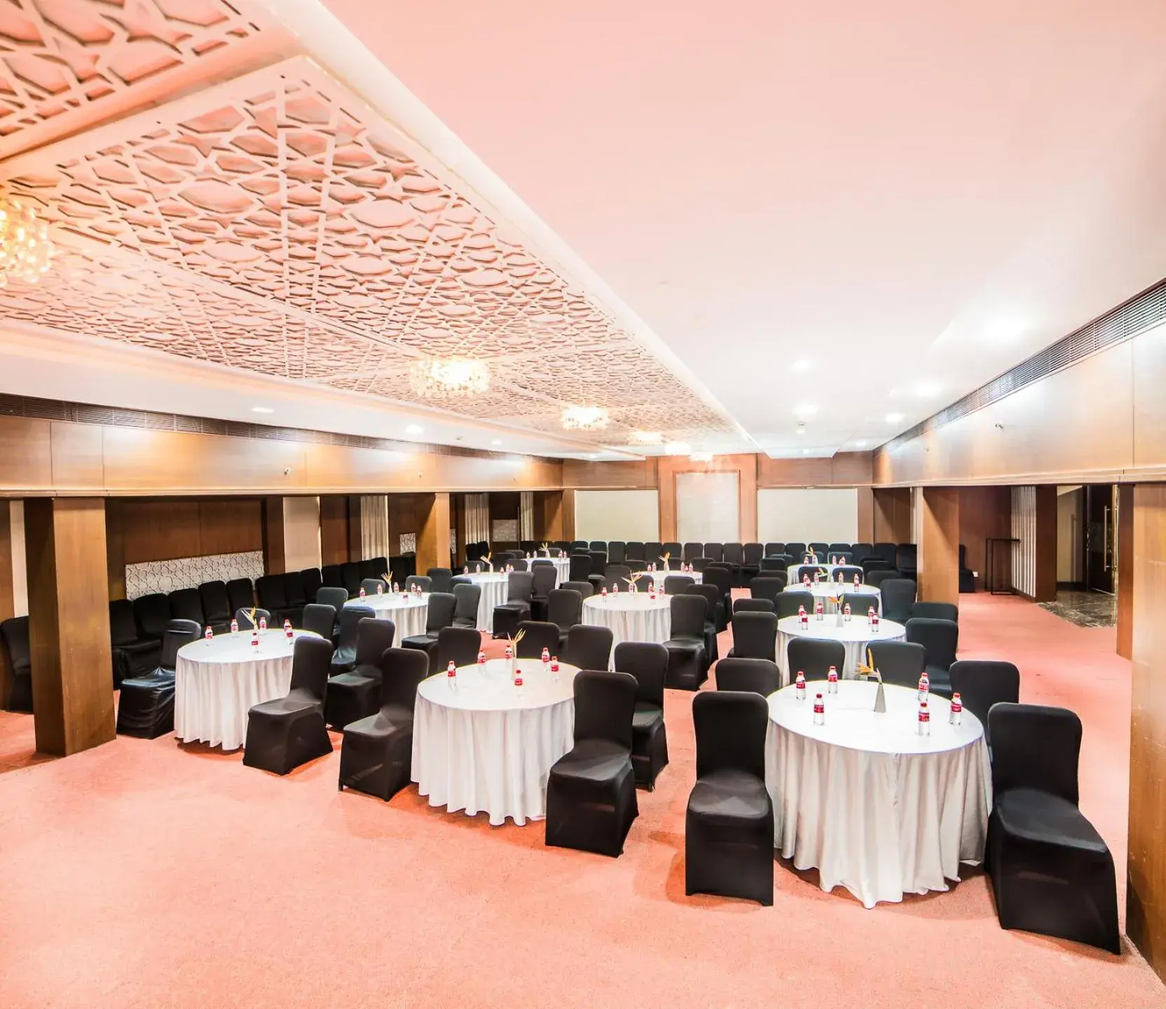 Banquet/Function facilities in Clarion Hotel President Chennai