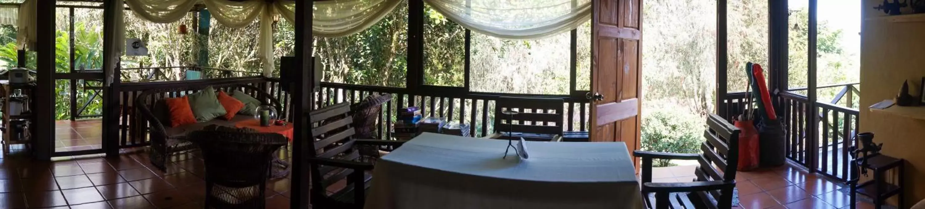 Dining area in Hospedaje La Naciente