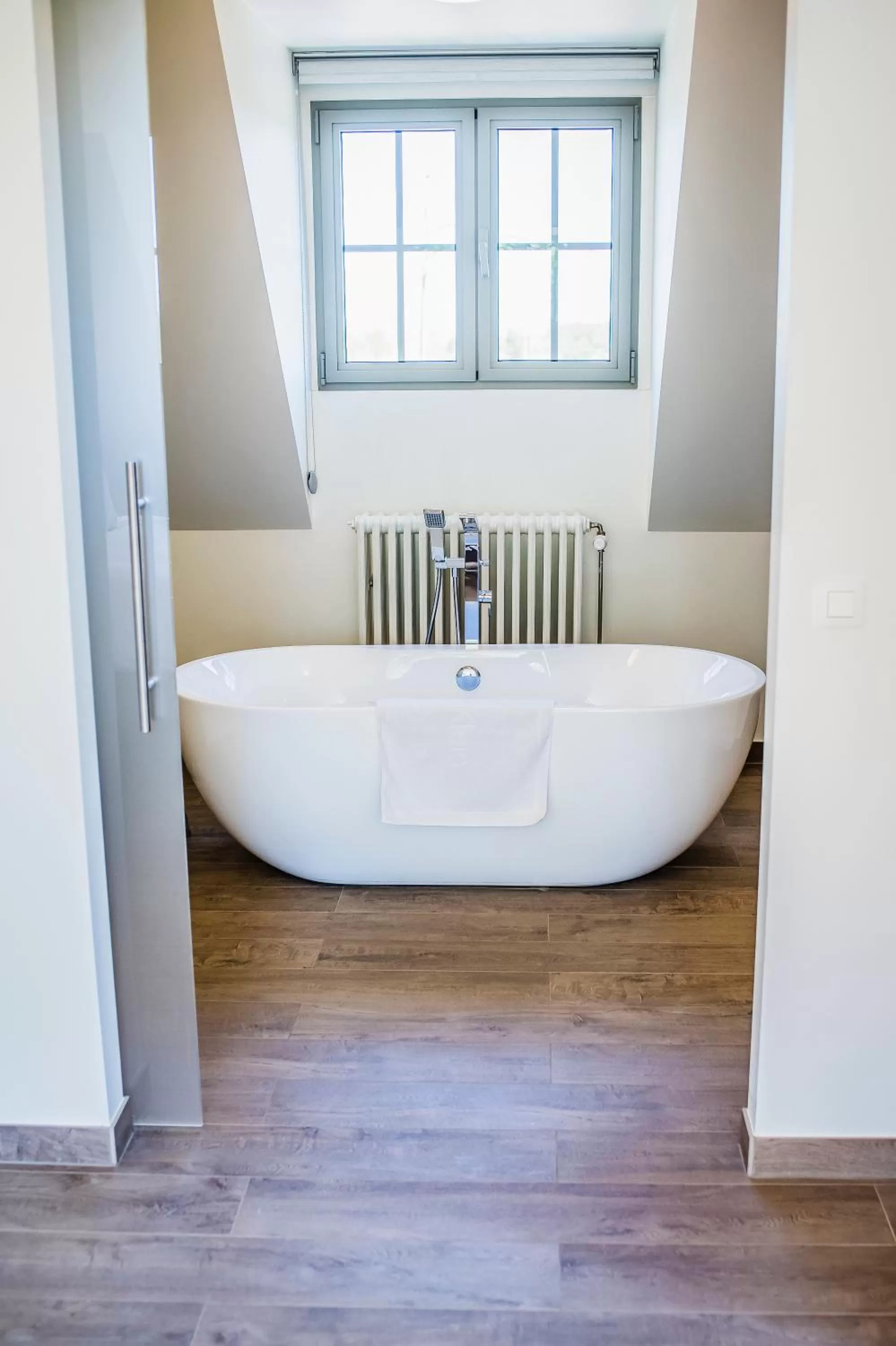 Bathroom, Bed in Aquarand