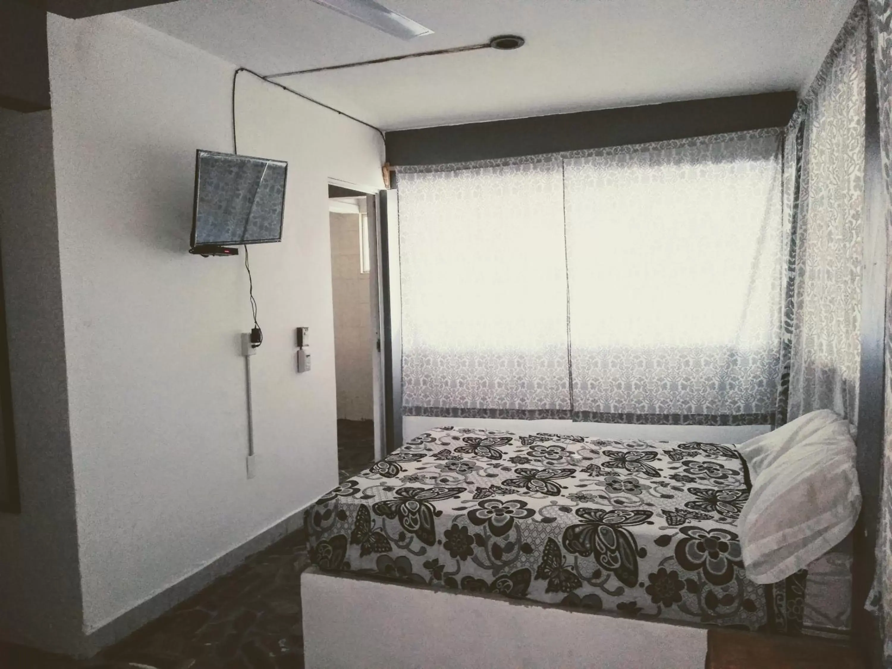 TV and multimedia, Bed in Hotel Juarez