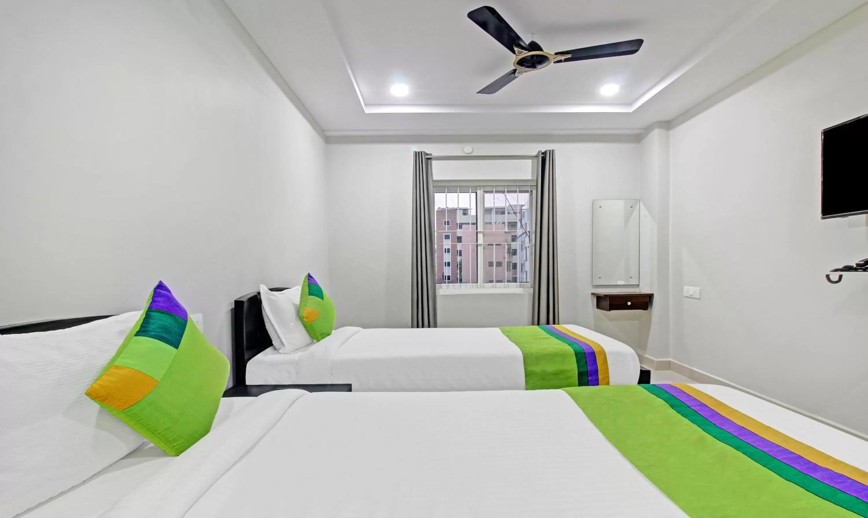 Bedroom, Bed in Itsy Hotels Sunrise Grand, Hitech City