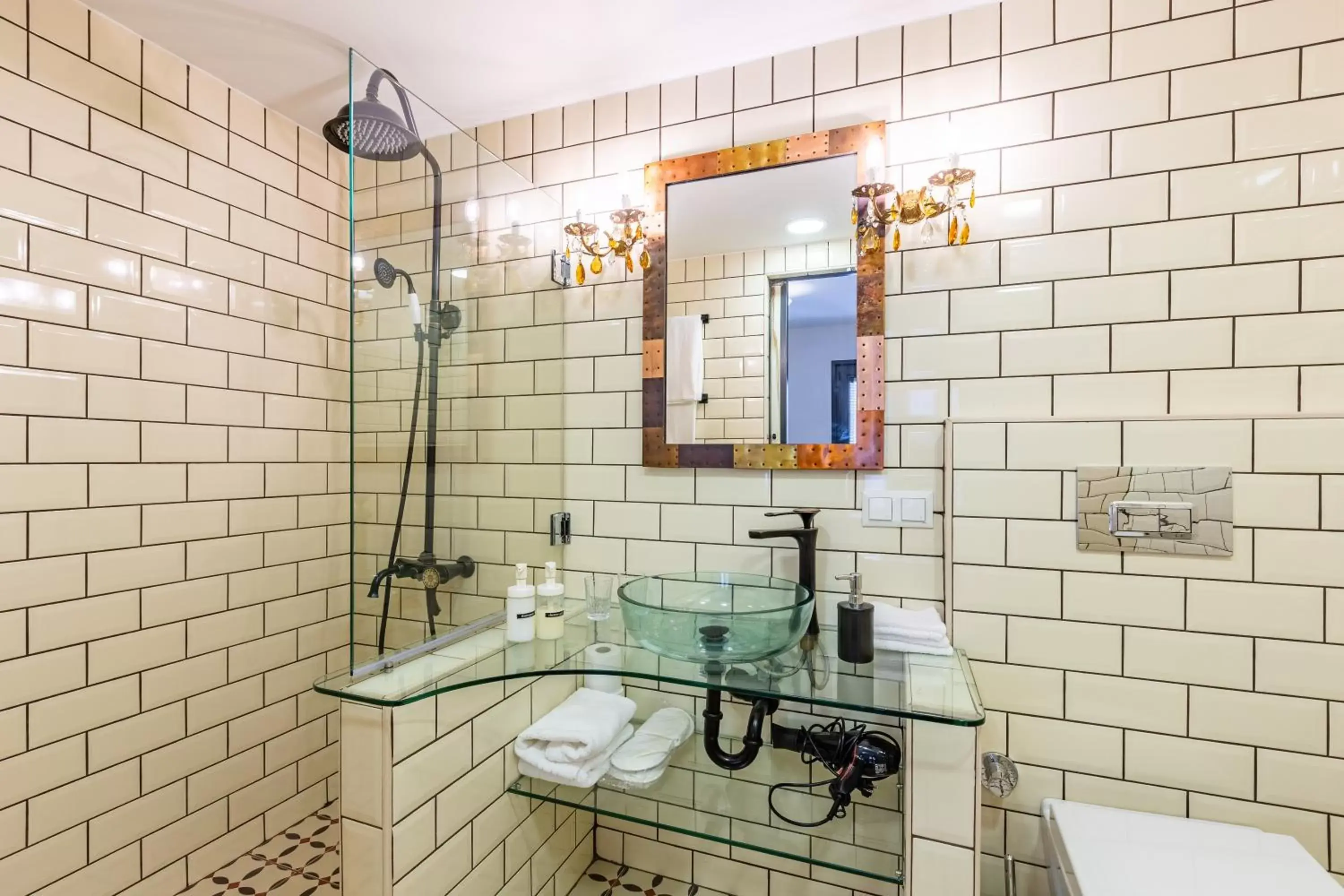 Shower, Bathroom in Villa Pera Suite Hotel