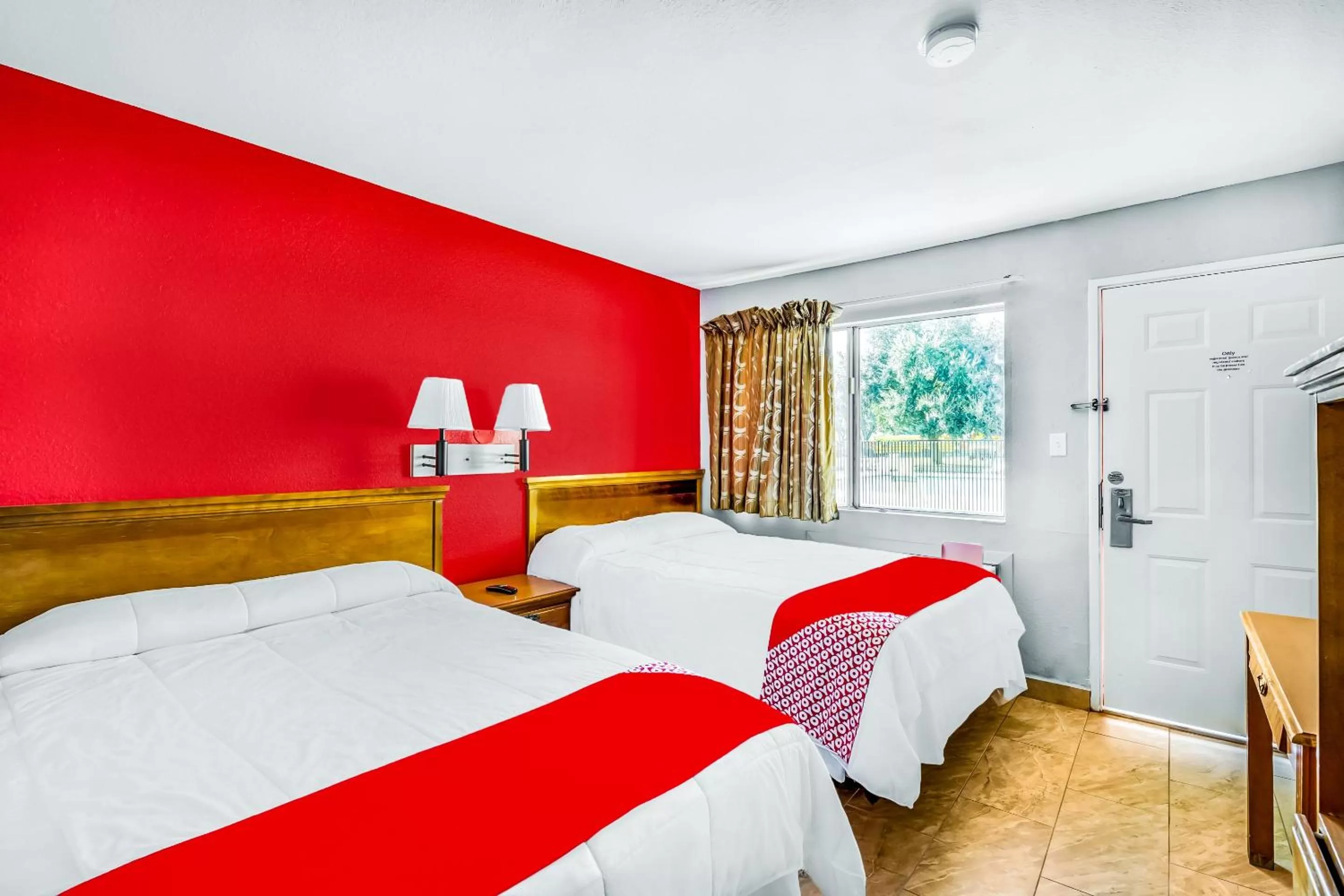 Bedroom, Bed in OYO Hotel Houston Southwest I-69