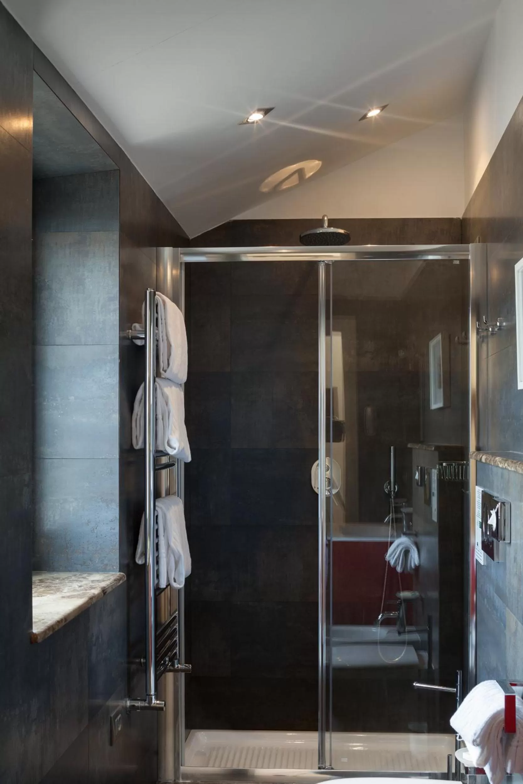 Bathroom in Hotel Executive