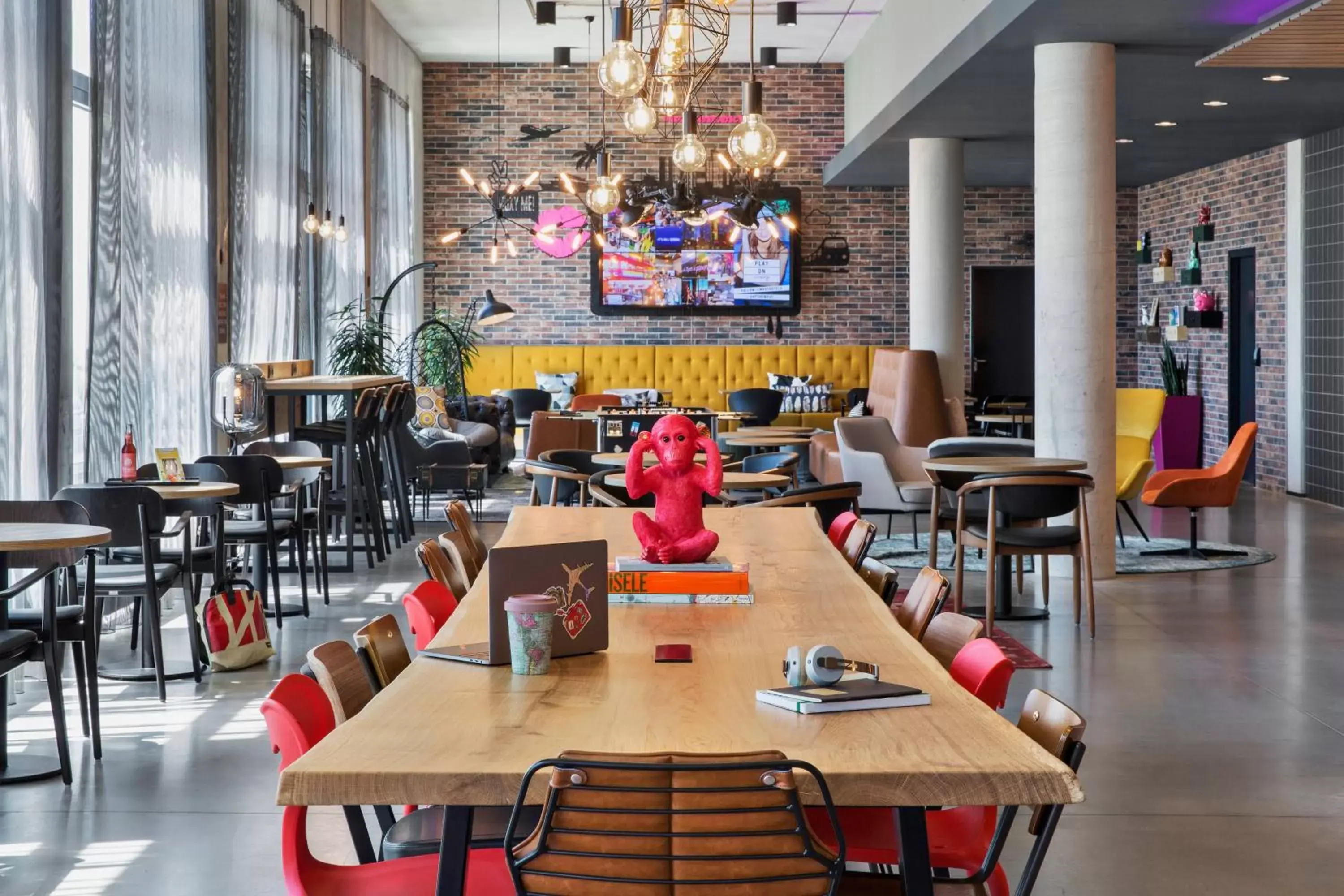 Lobby or reception, Restaurant/Places to Eat in Moxy Frankfurt Airport Kelsterbach