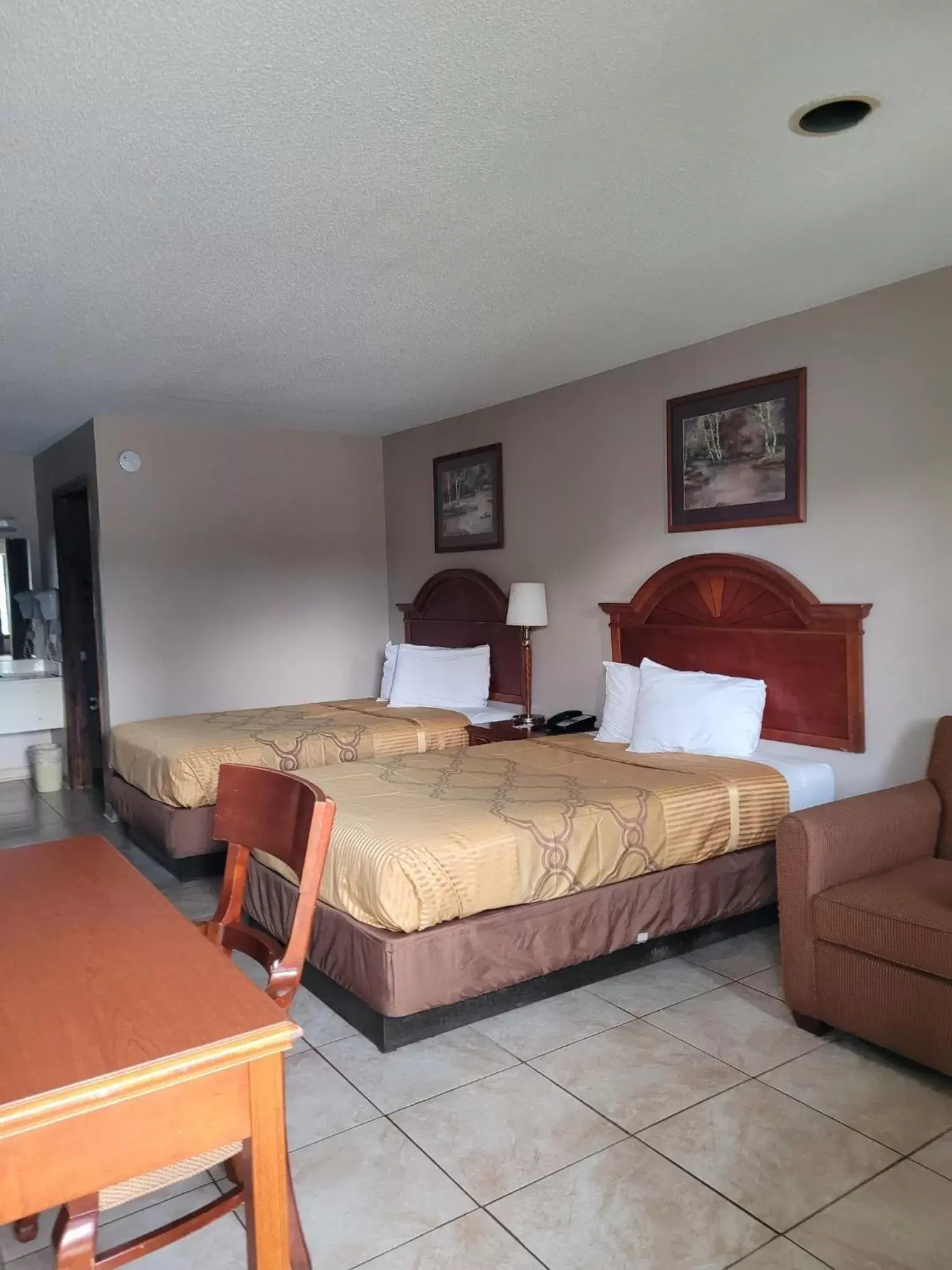 Double Room with Two Double Beds - Smoking in Highland Inn Denham Springs Baton Rouge East