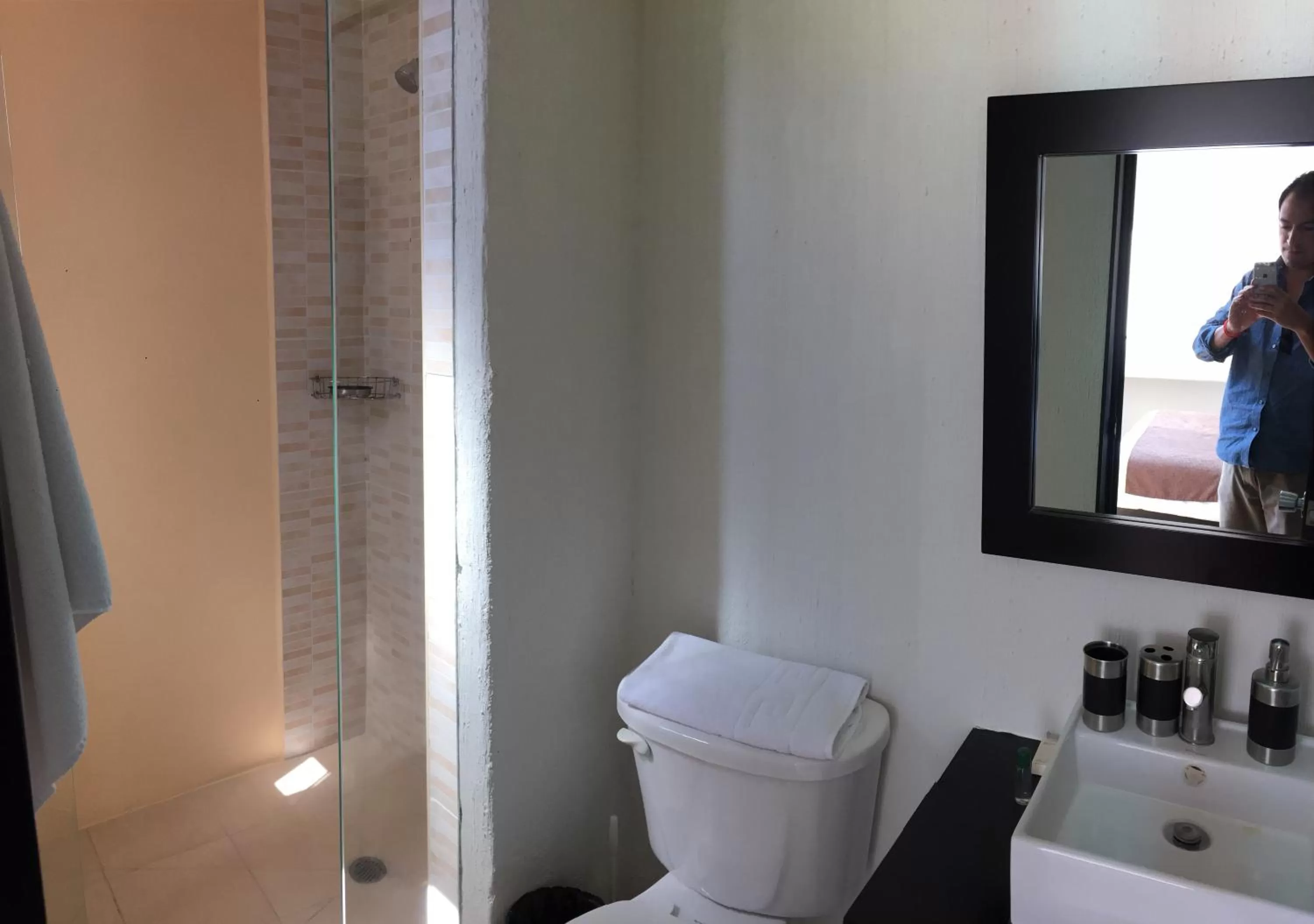 Bathroom in Bosque de Magnolias 93