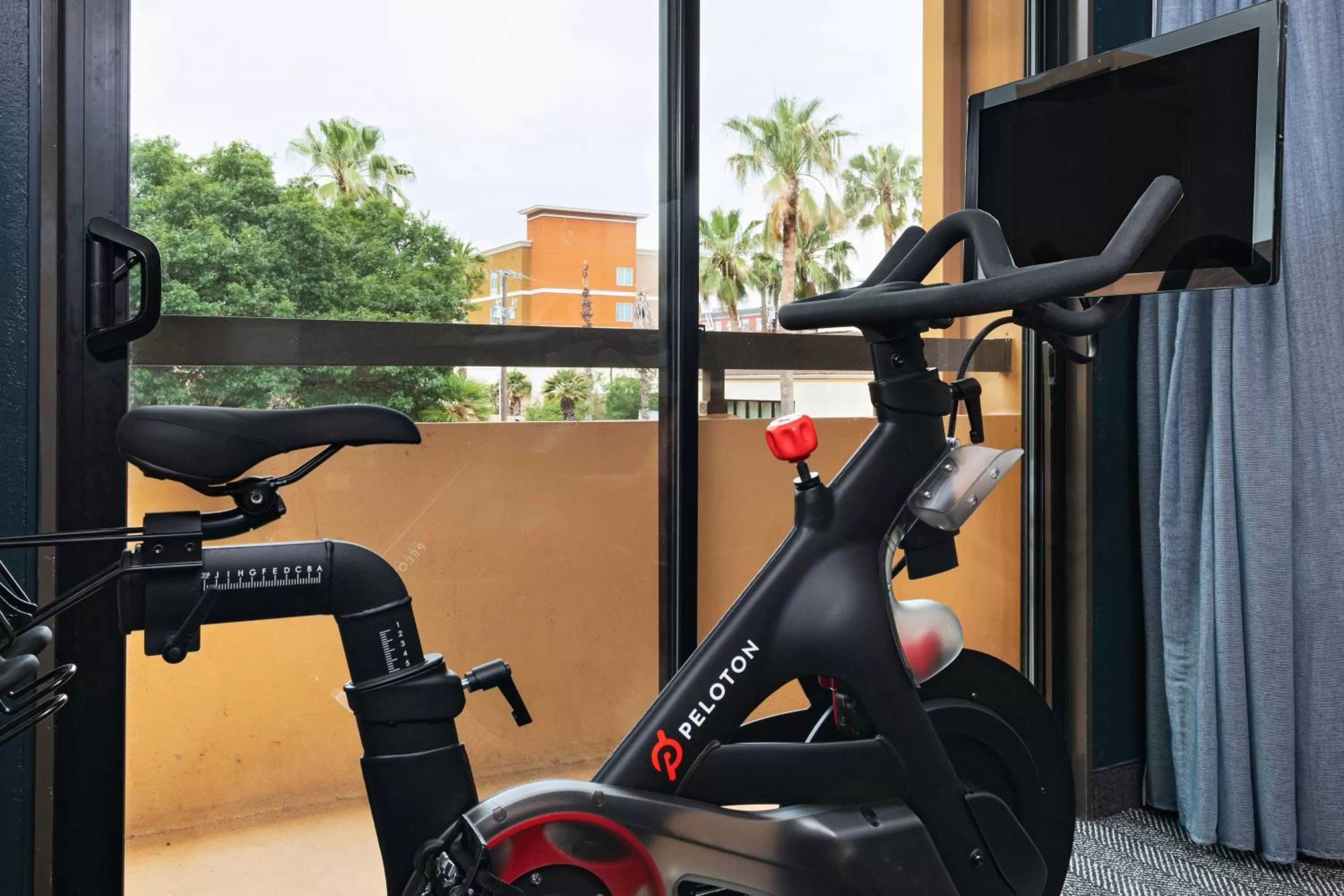 Fitness centre/facilities in Courtyard by Marriott San Antonio Medical Center