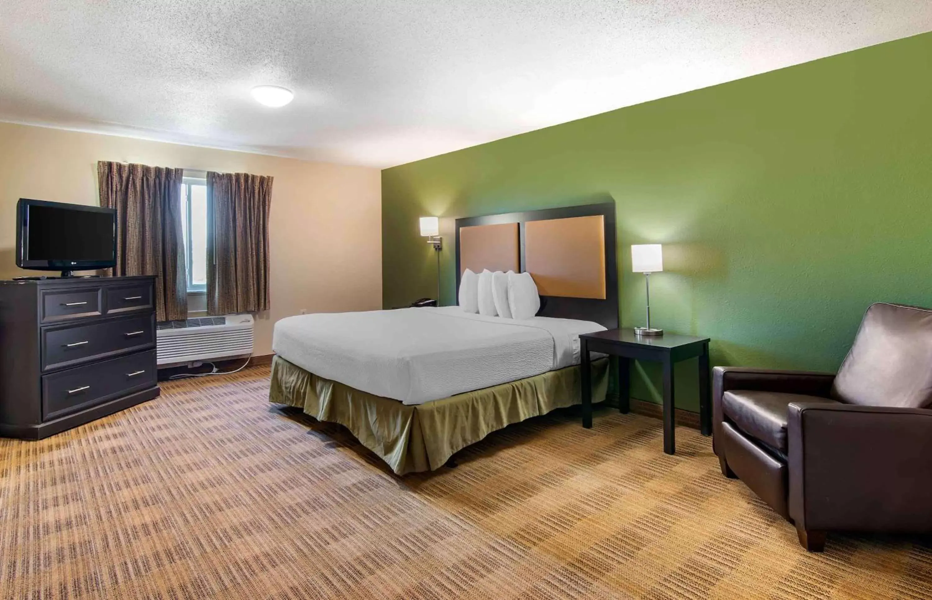Bedroom in Extended Stay America Suites - St Louis - Earth City