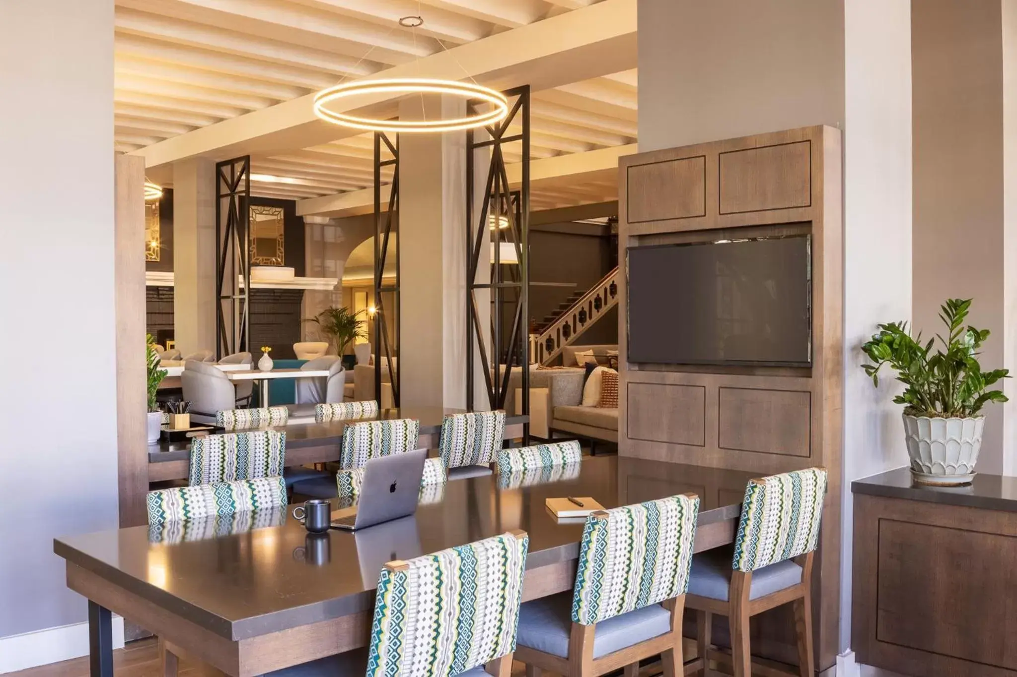 Property building, Restaurant/Places to Eat in Crowne Plaza Phoenix - Chandler Golf Resort, an IHG Hotel