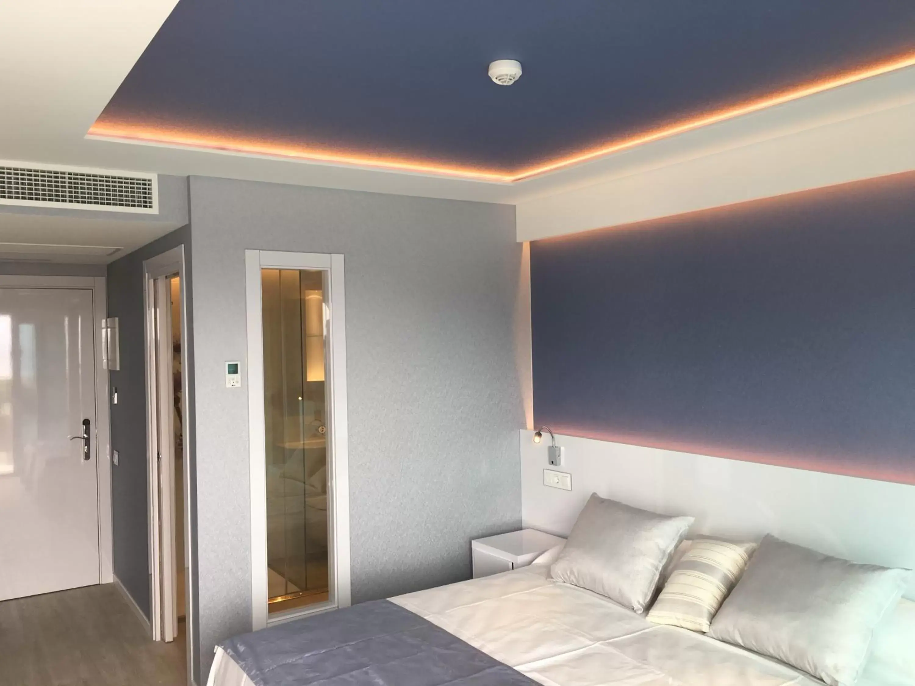 Bed, Room Photo in Masd Mediterraneo Hotel Apartamentos Spa