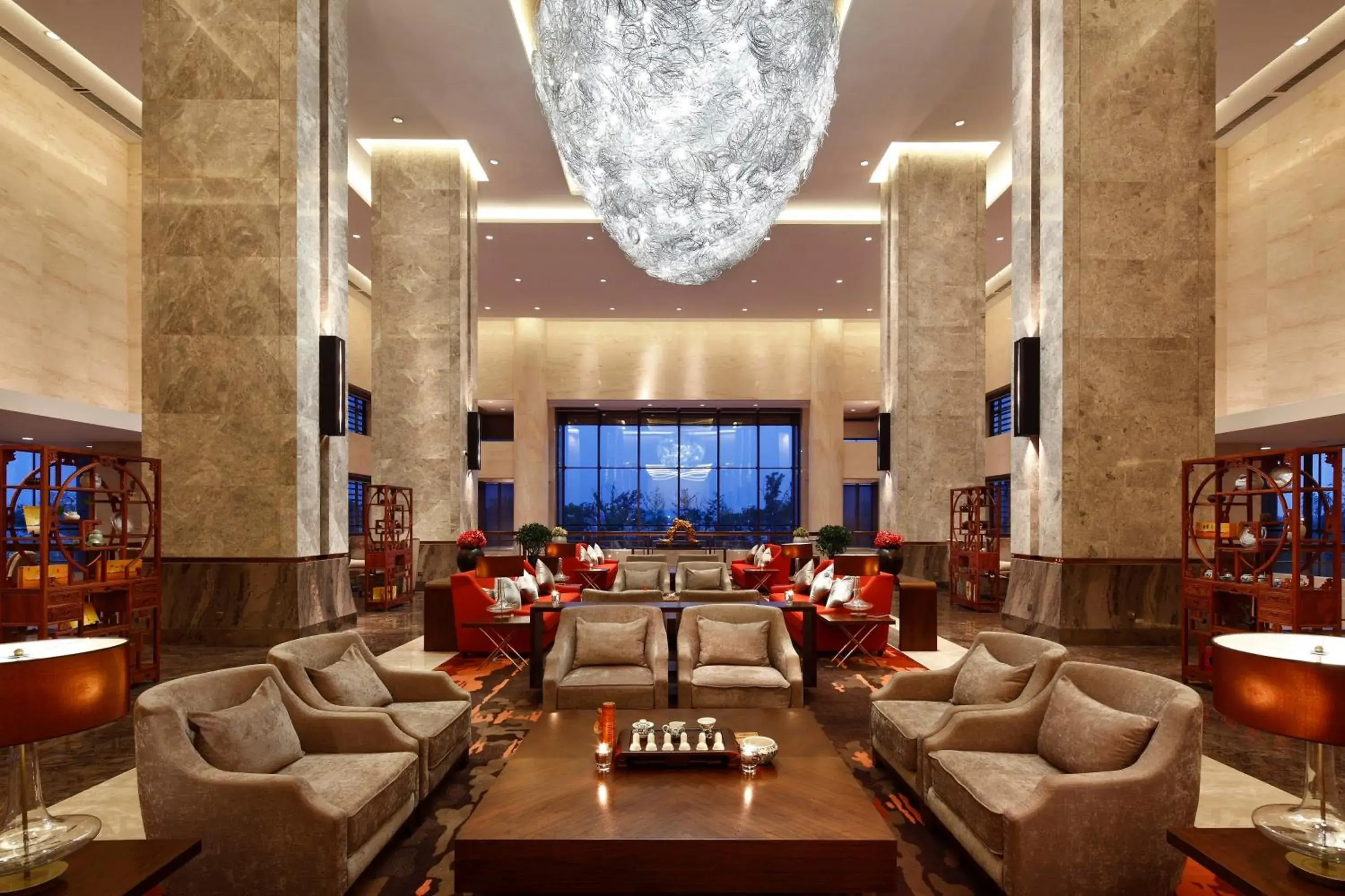 Lounge or bar, Lounge/Bar in Crowne Plaza Xuzhou Dalong Lake, an IHG Hotel