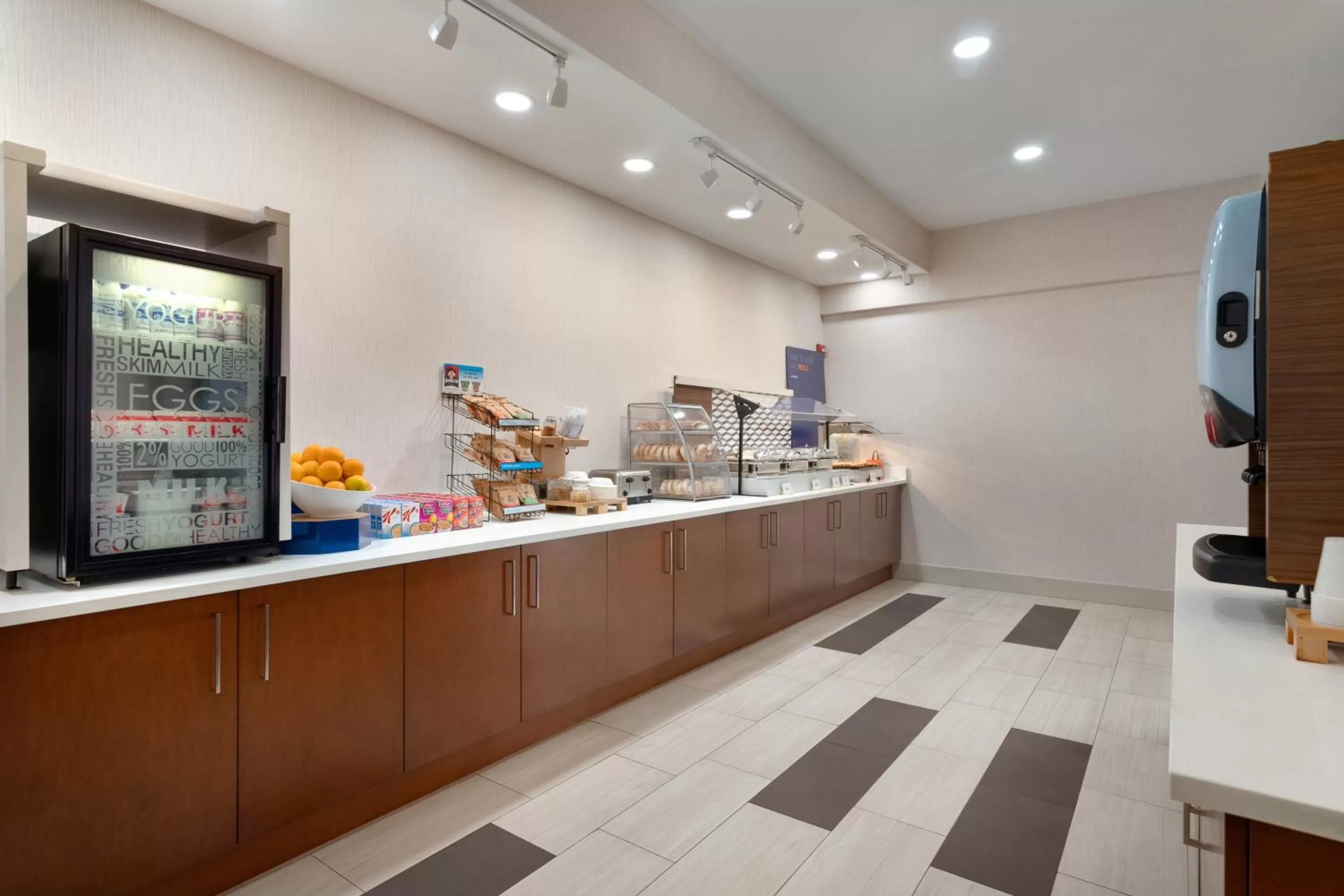 Breakfast in Holiday Inn Express & Suites Searcy by IHG