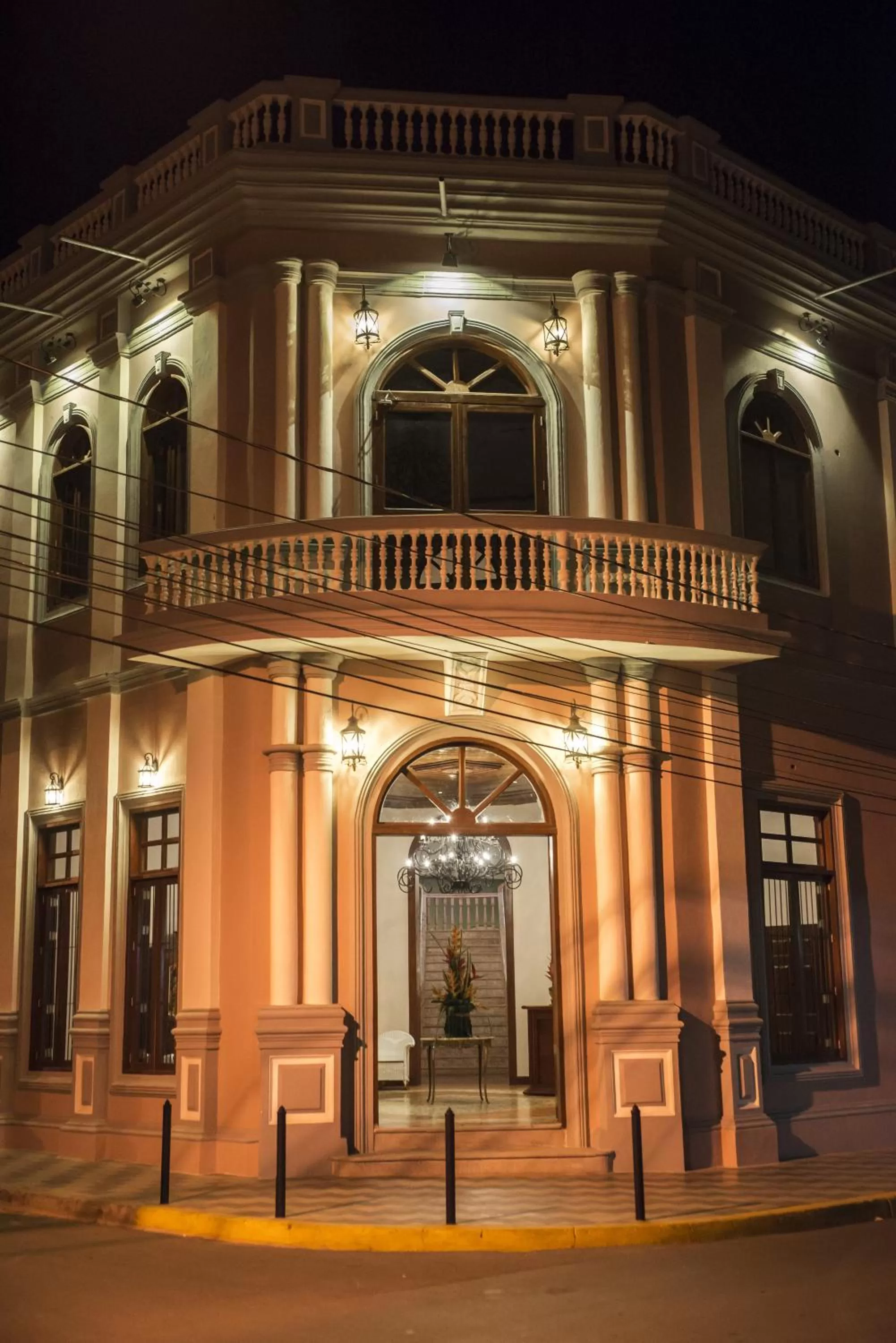 Facade/entrance in Hotel Real La Merced