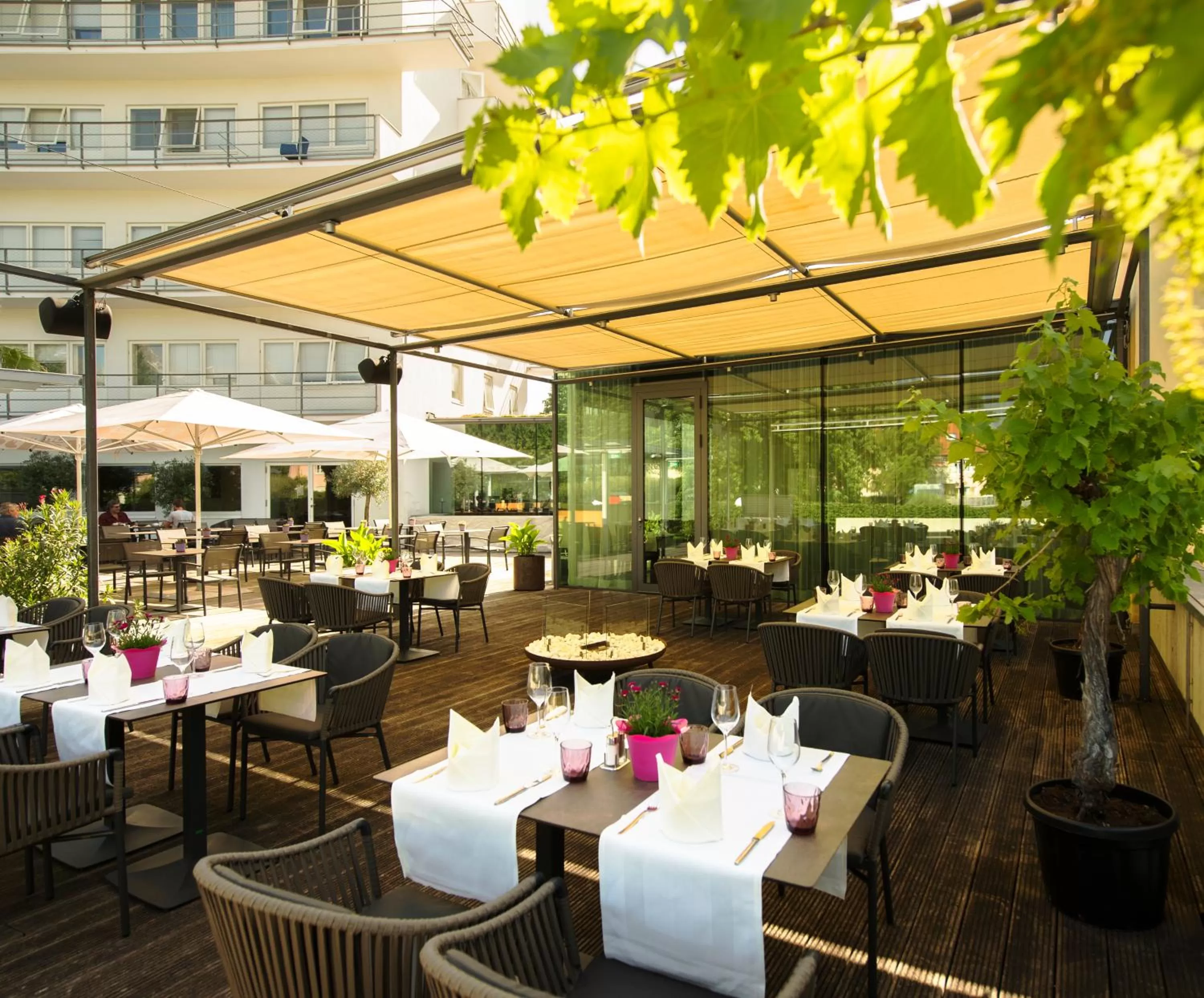 Restaurant/places to eat in Parkhotel Hall in Tirol