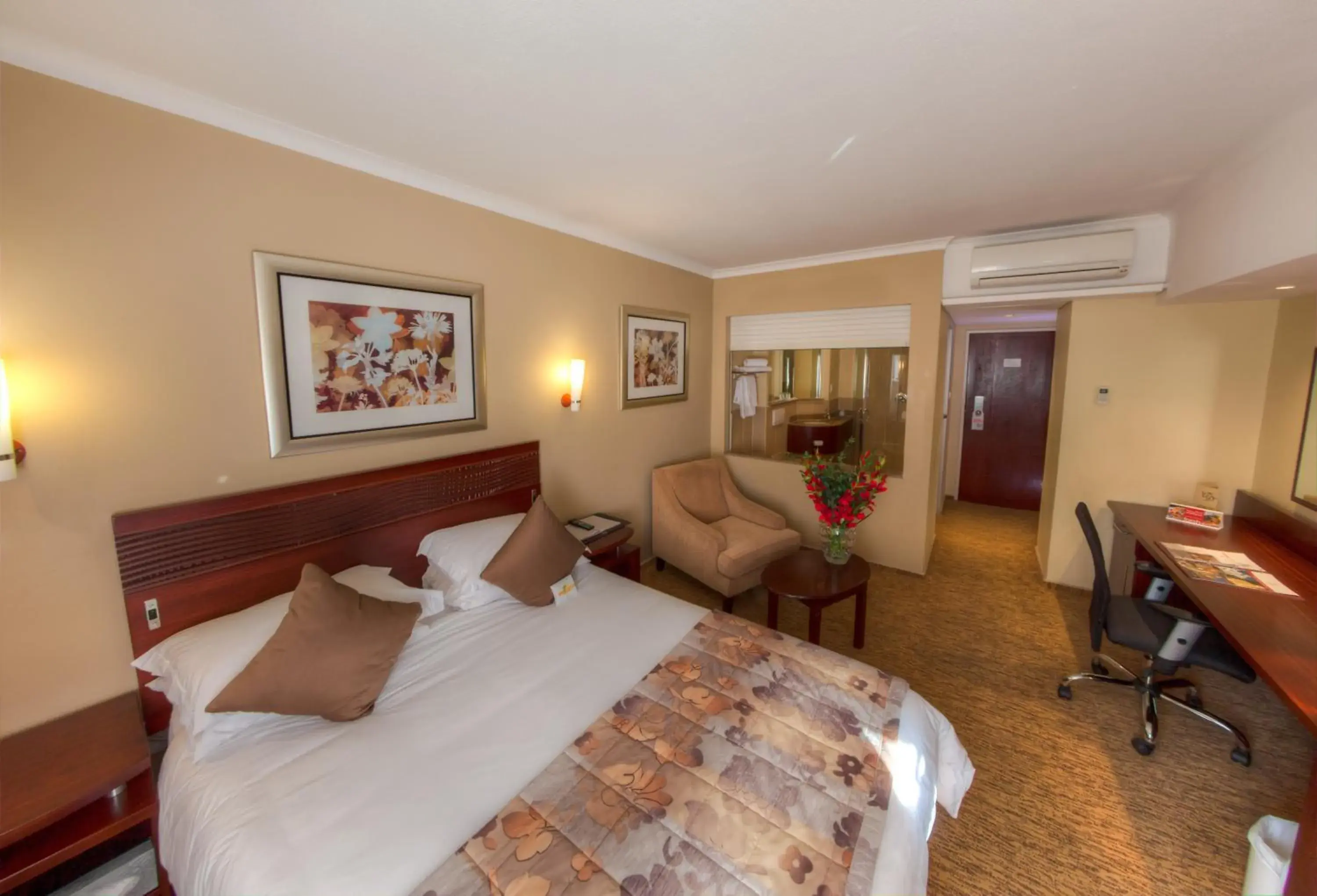 Double Room - Smoking in City Lodge Hotel Sandton, Katherine Street