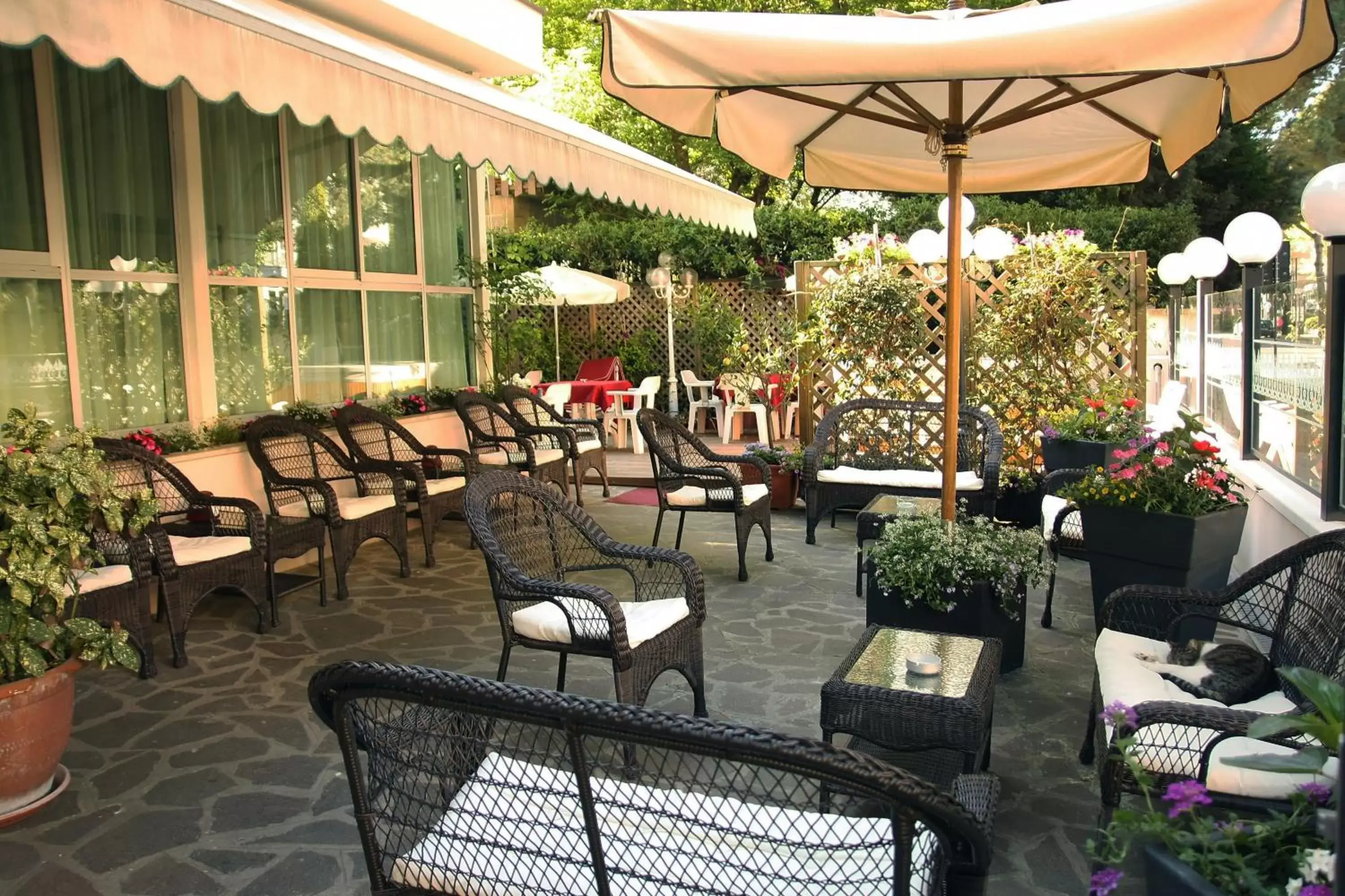 Patio, Restaurant/Places to Eat in Hotel Santiago