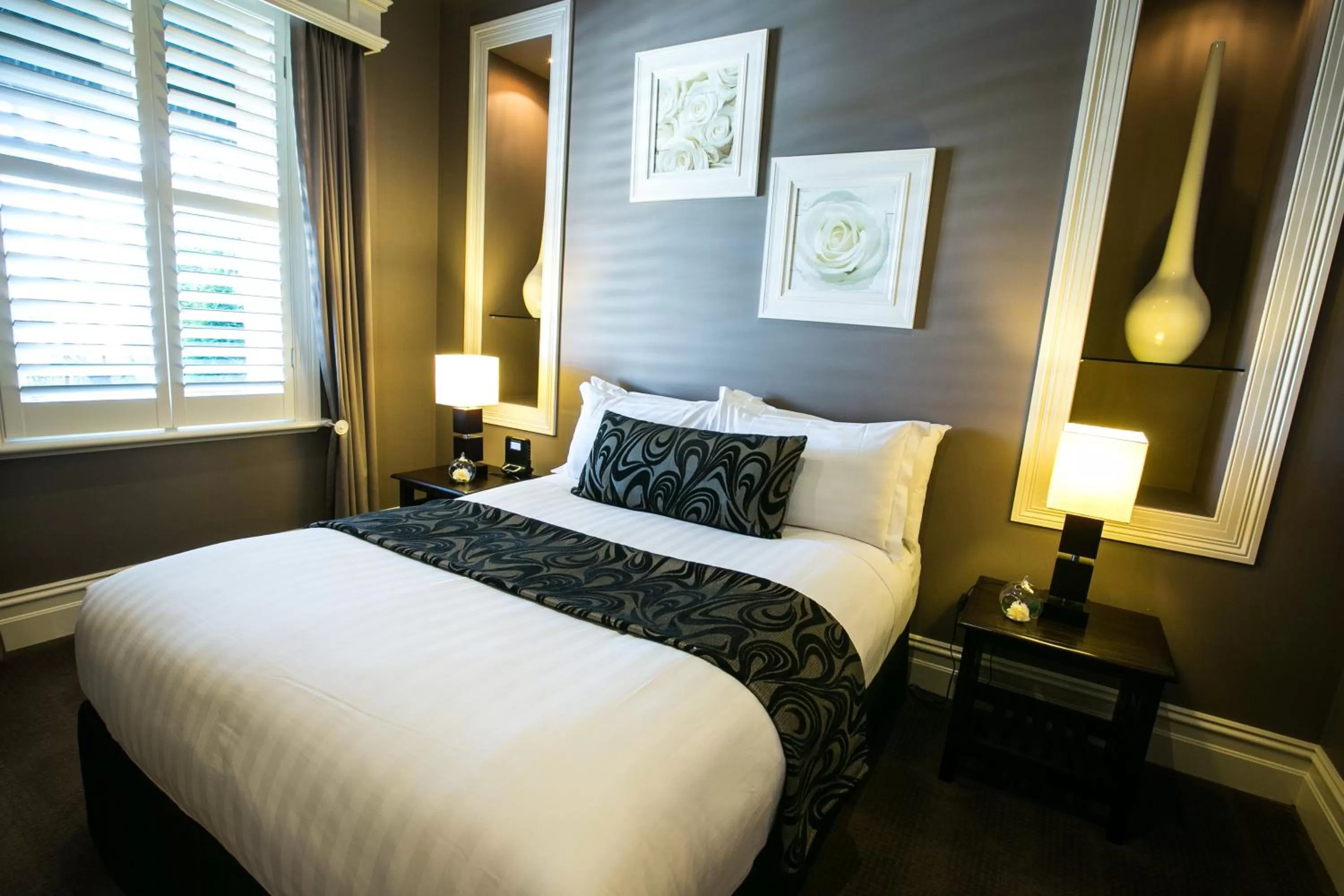 Bedroom, Bed in Gallery Apartments