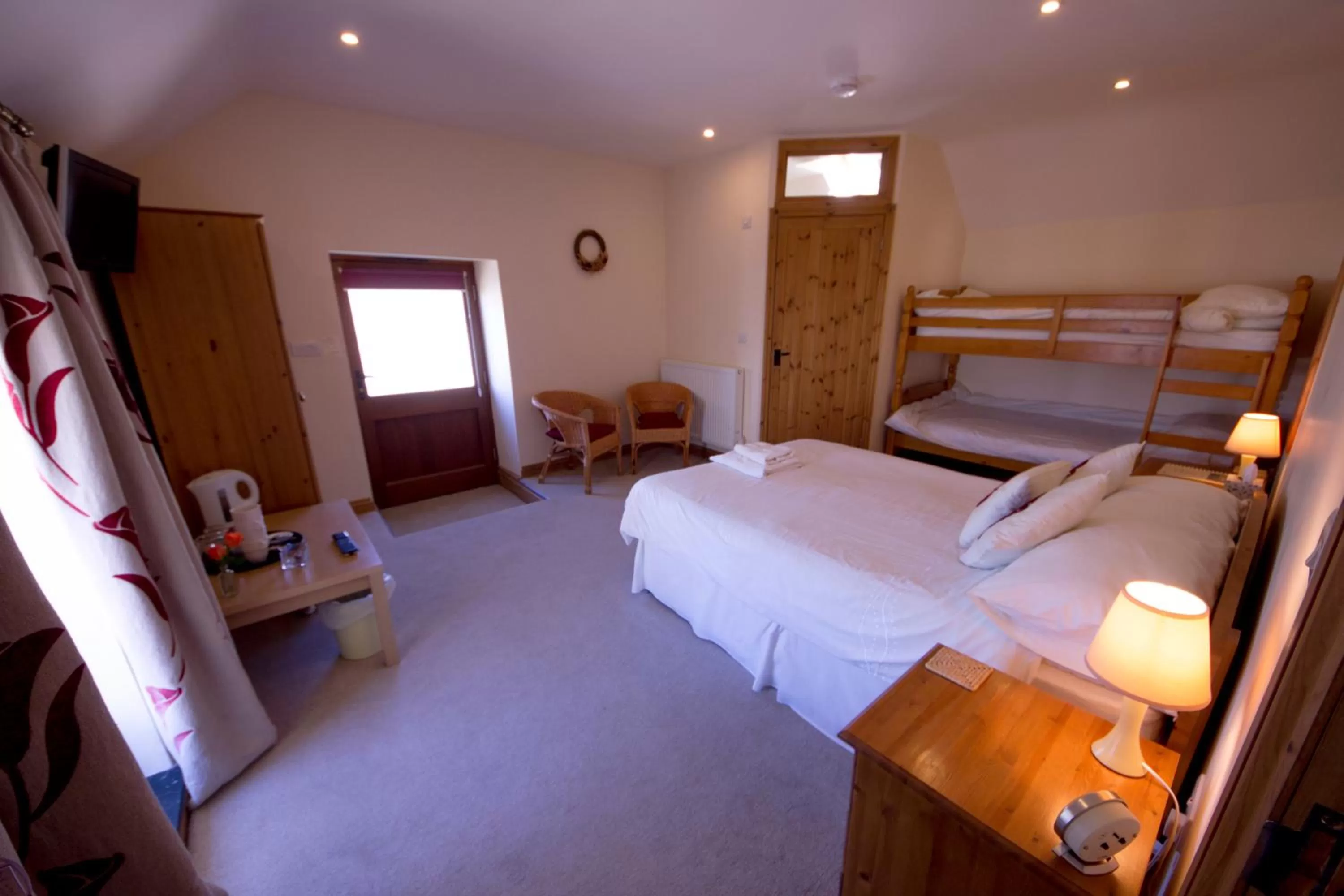 Bedroom, Bed in Polhilsa Farm