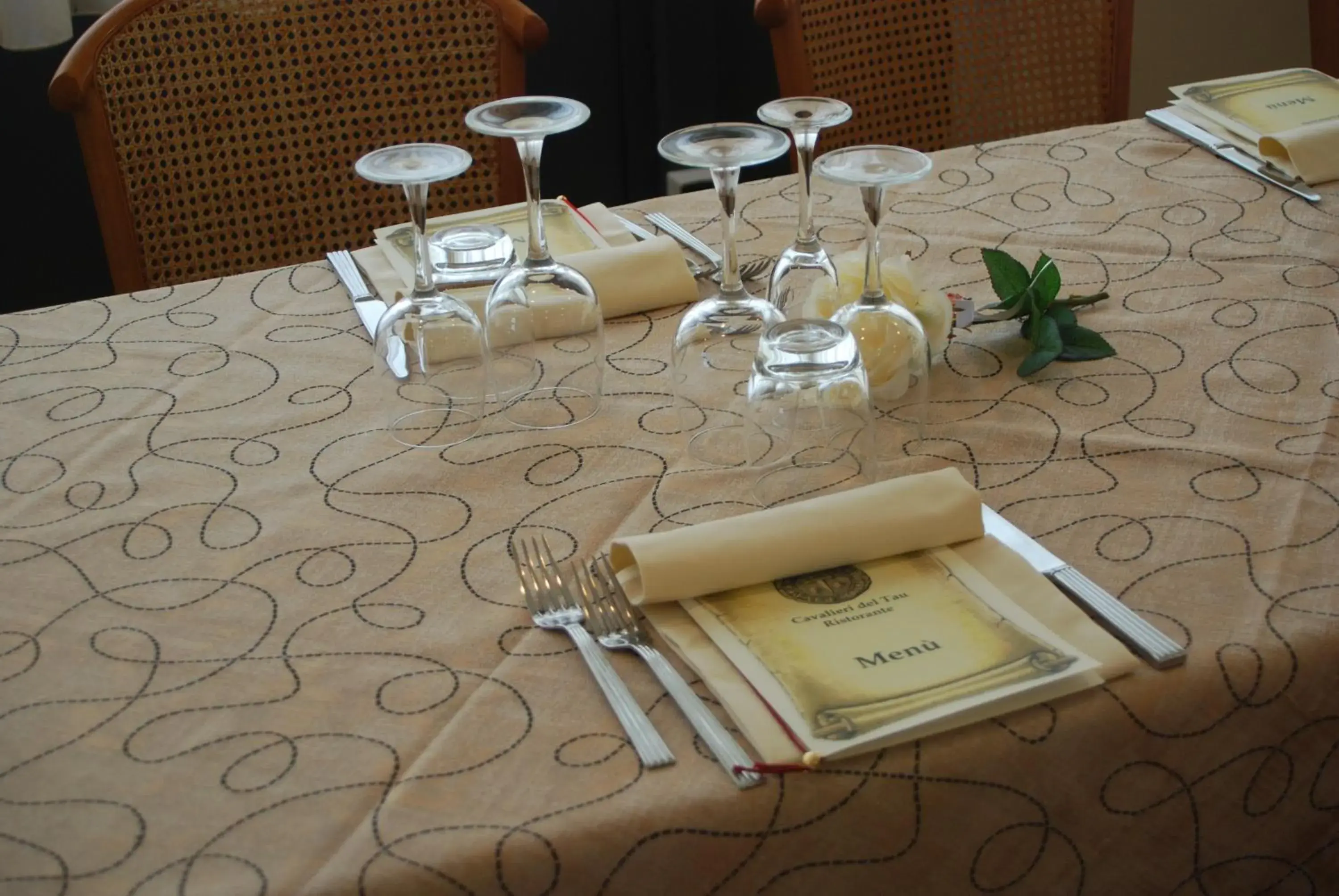 Restaurant/places to eat in Cavalieri del Tau