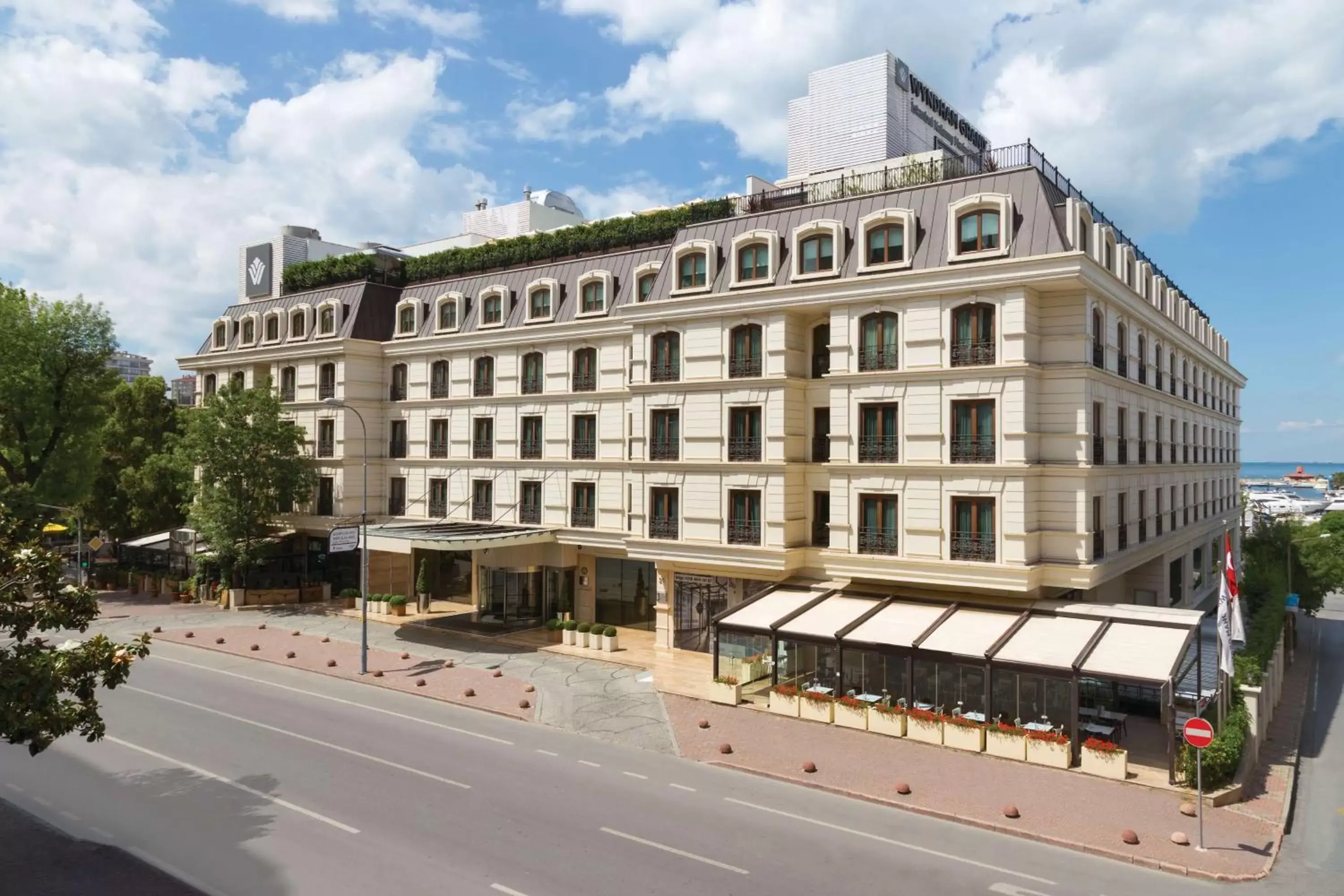 Property Building in Wyndham Grand Istanbul Kalamış Marina Hotel