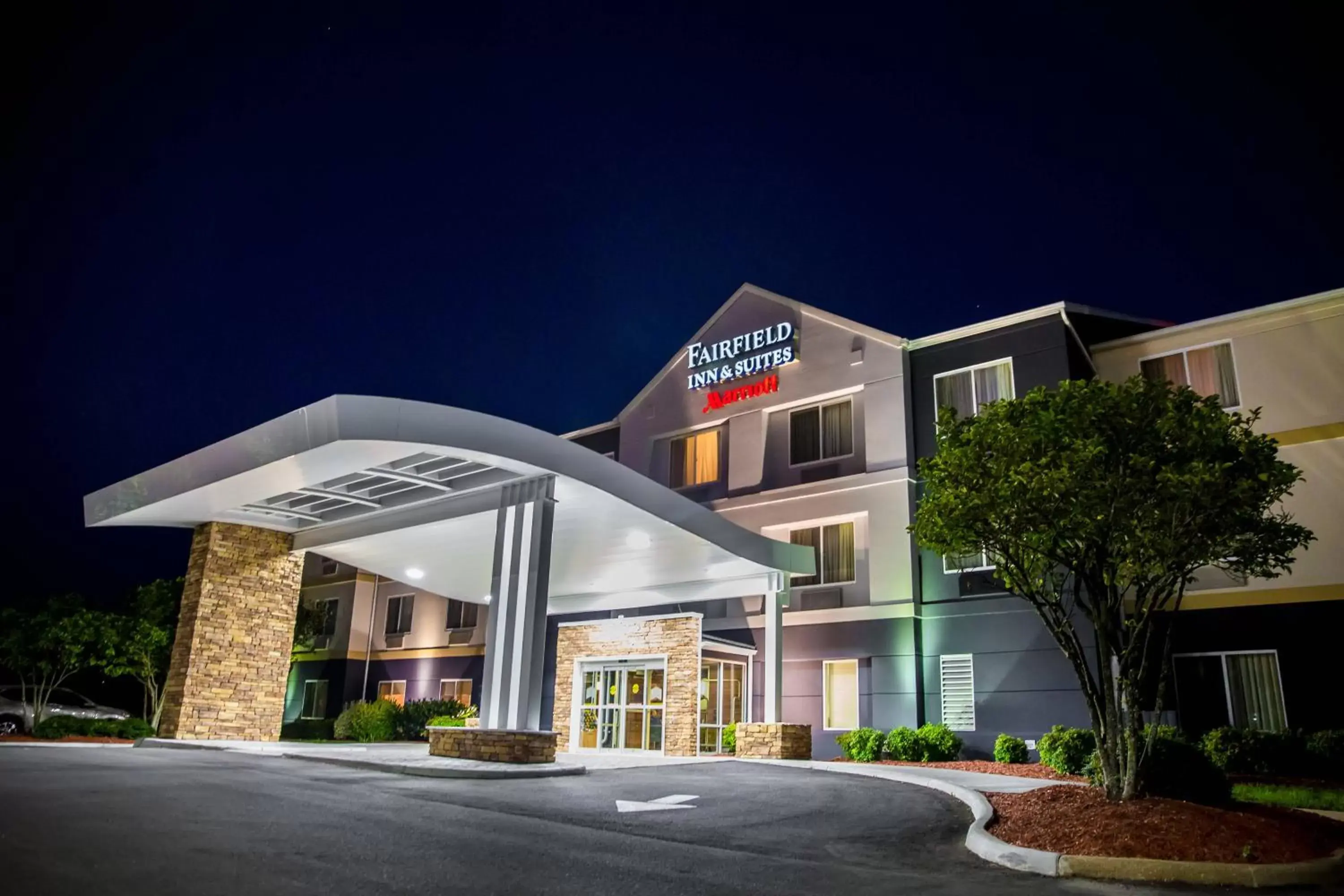 Property Building in Fairfield Inn & Suites Fredericksburg