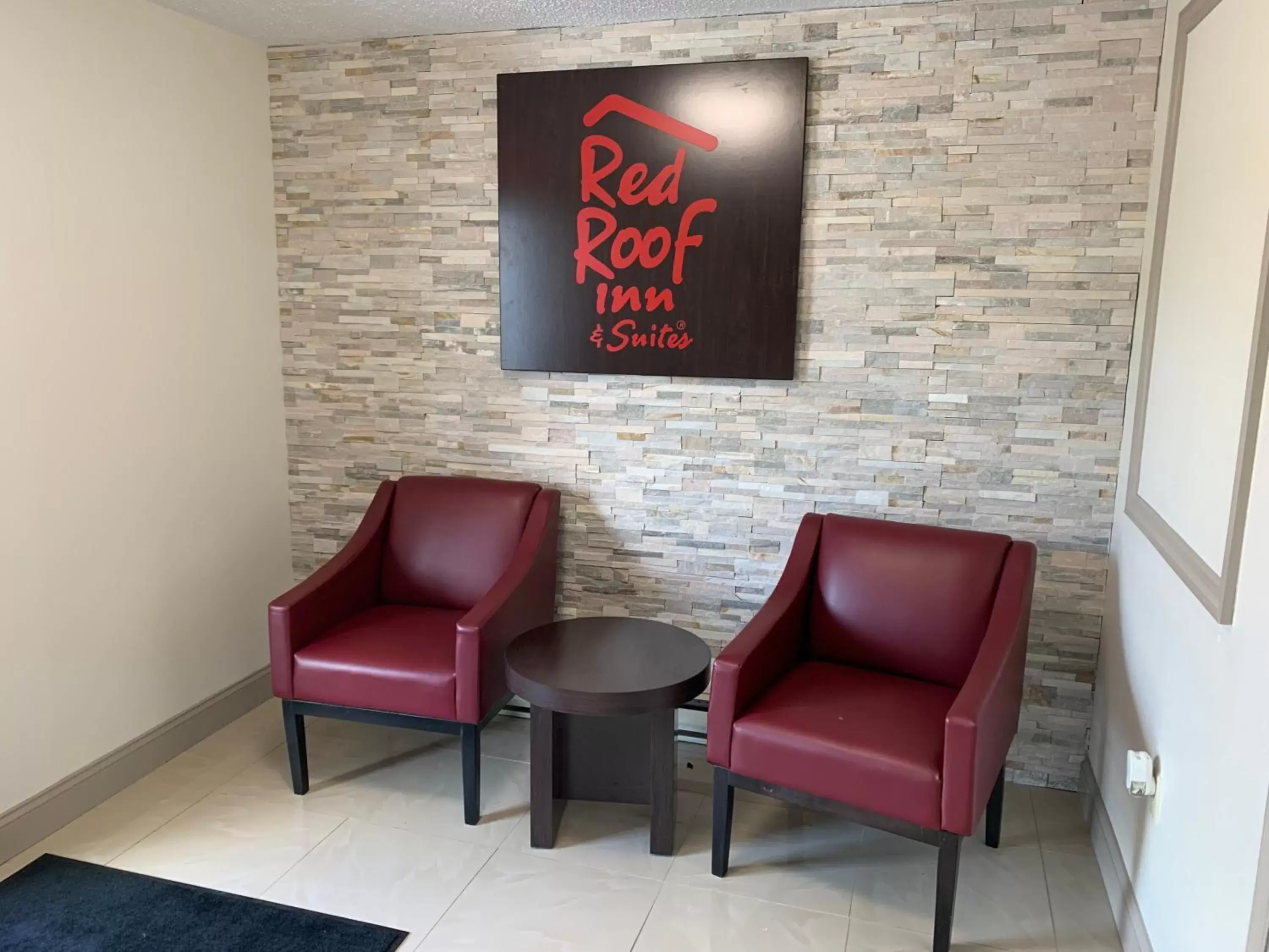 Lobby or reception, Seating Area in Red Roof Inn & Suites Vineland - Buena