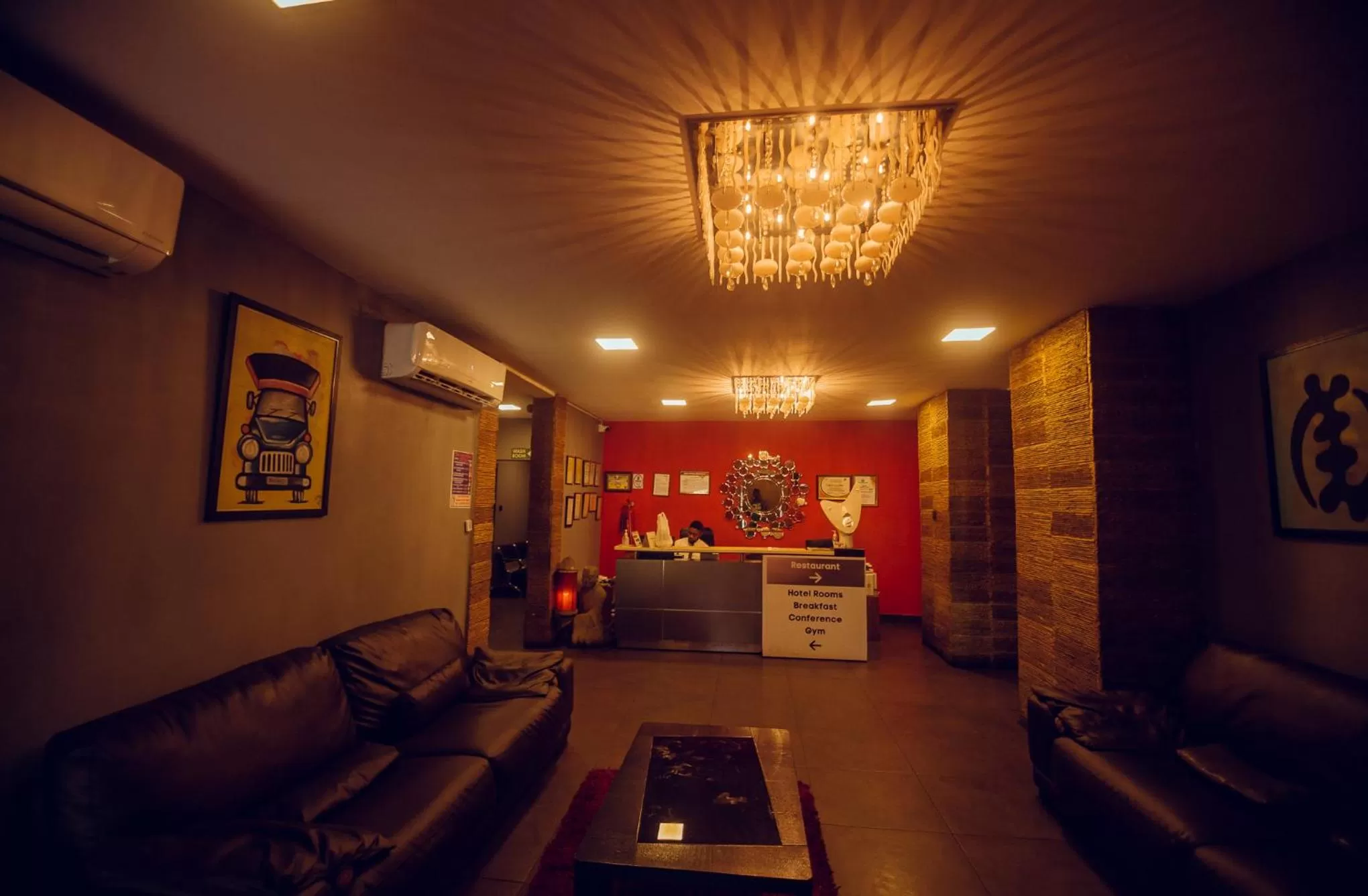 Lobby or reception in Noble House Hotel