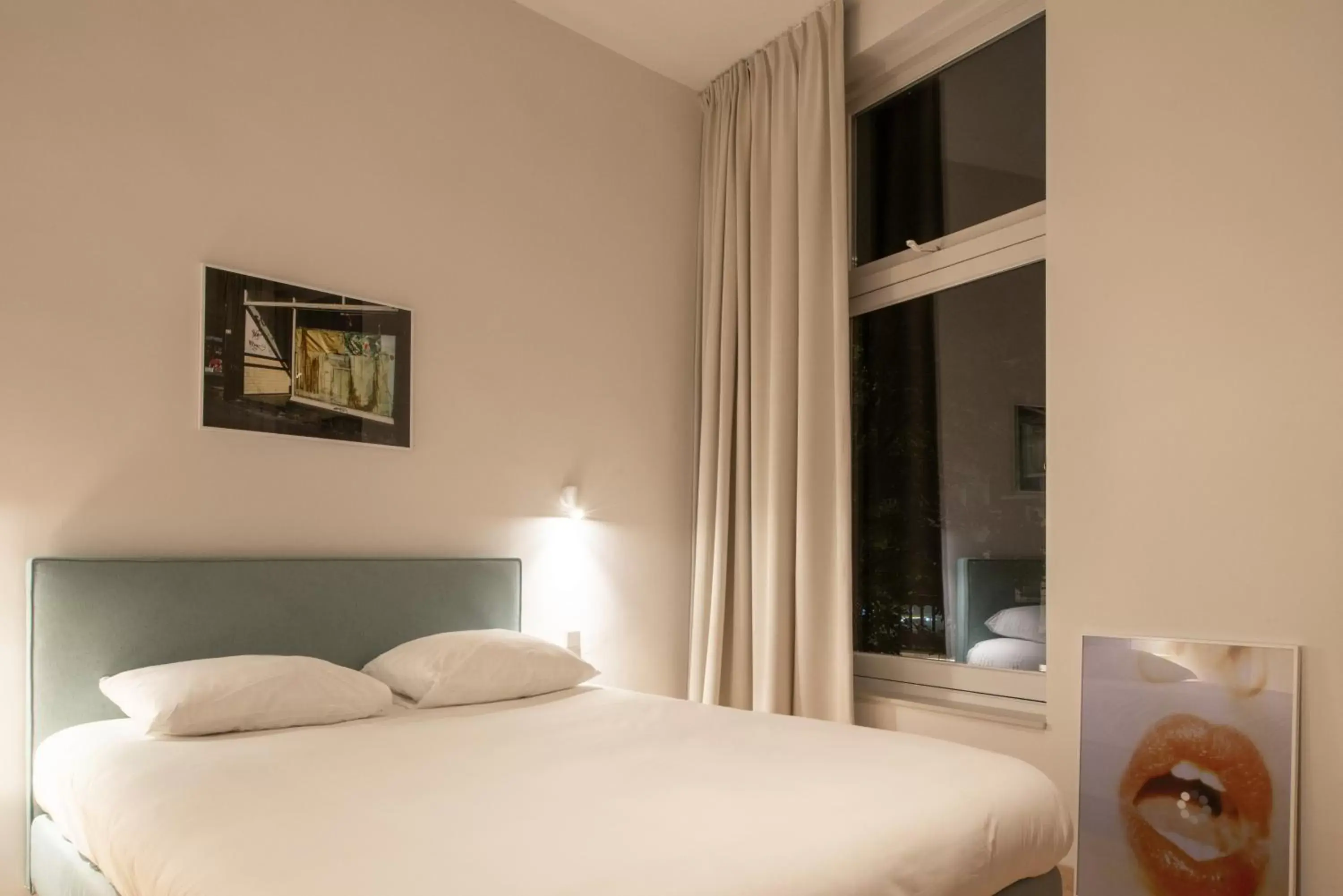 Decorative detail, Bed in Hotel 171 Decorative detail, Bed in Hotel 171